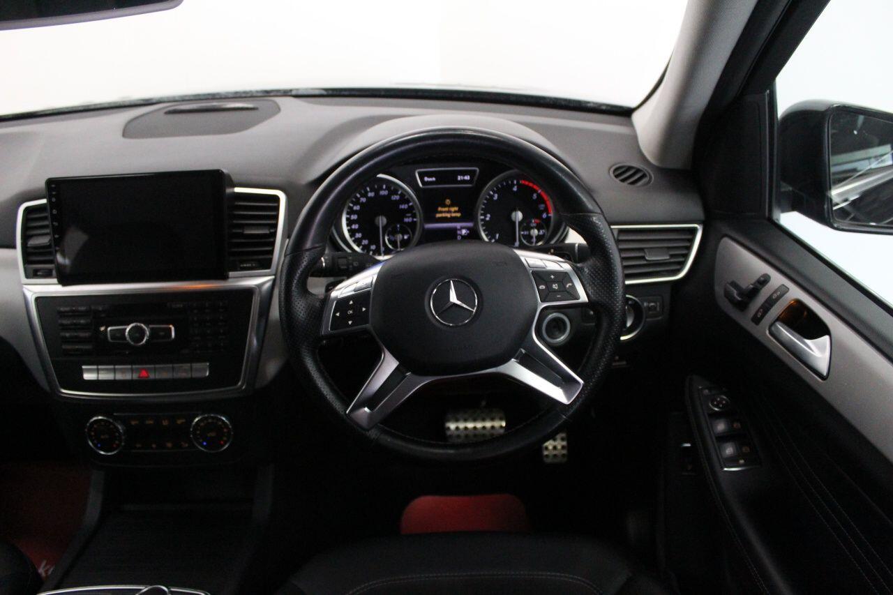 Mercedes-Benz M-Class view 45