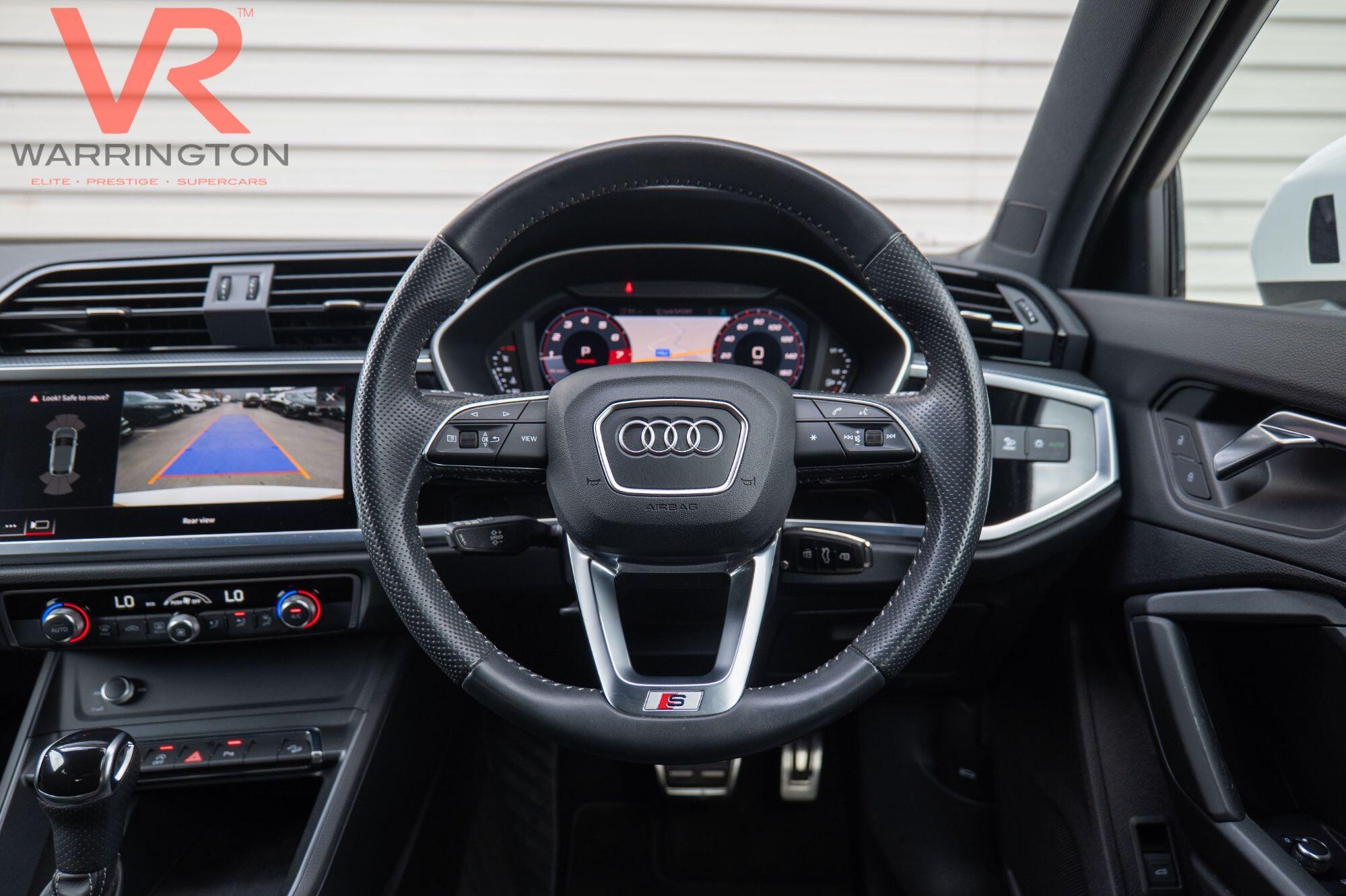 Audi Q3 view 9