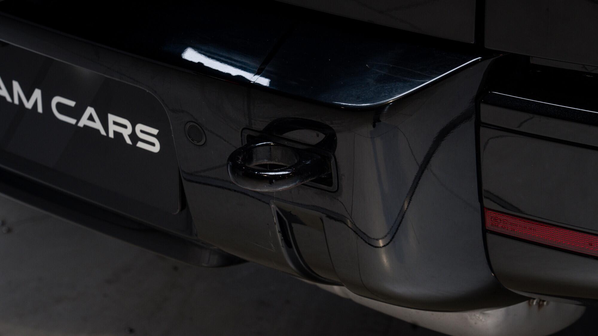 Land Rover Defender view 18