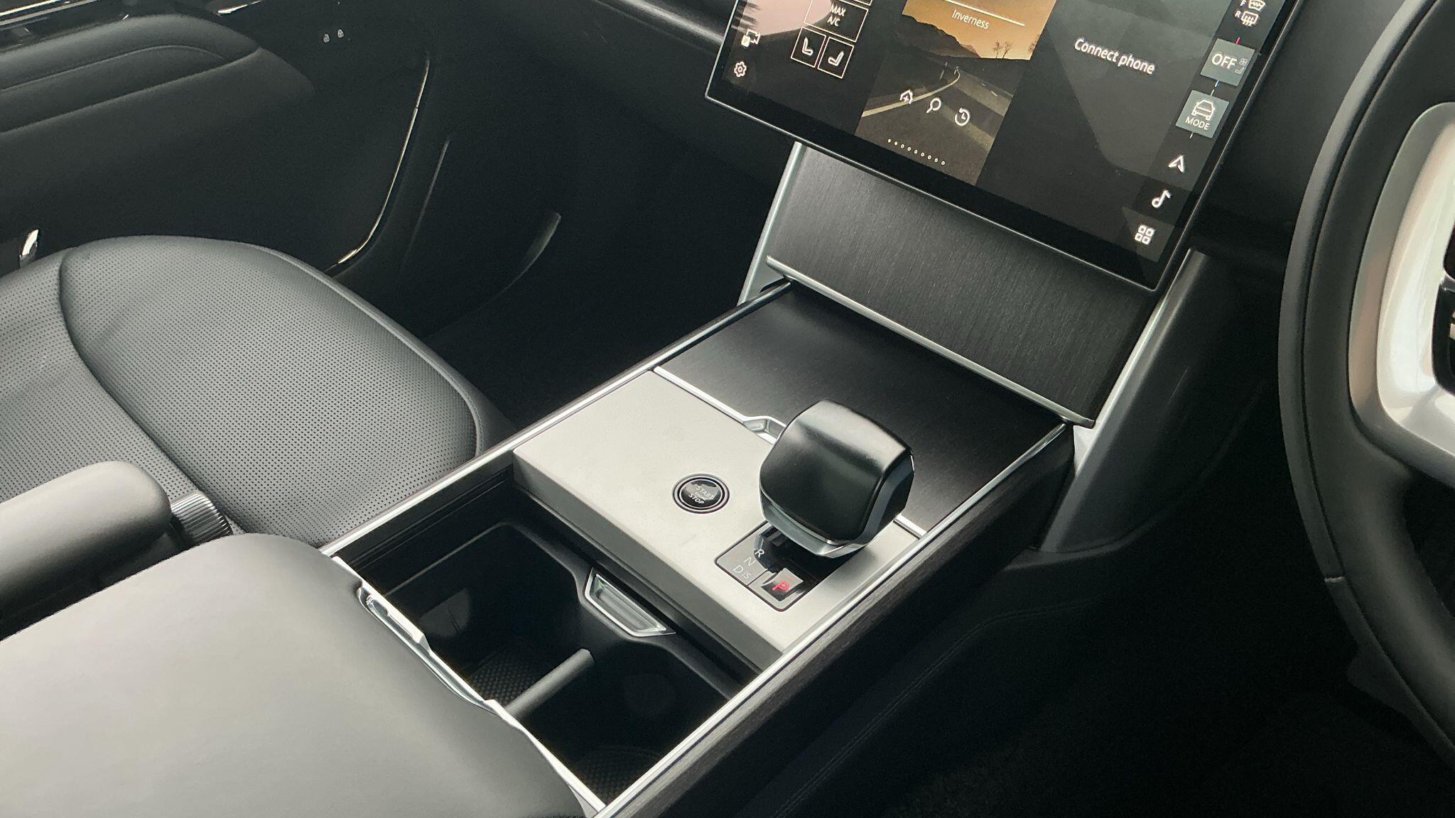 Land Rover Range Rover view 34