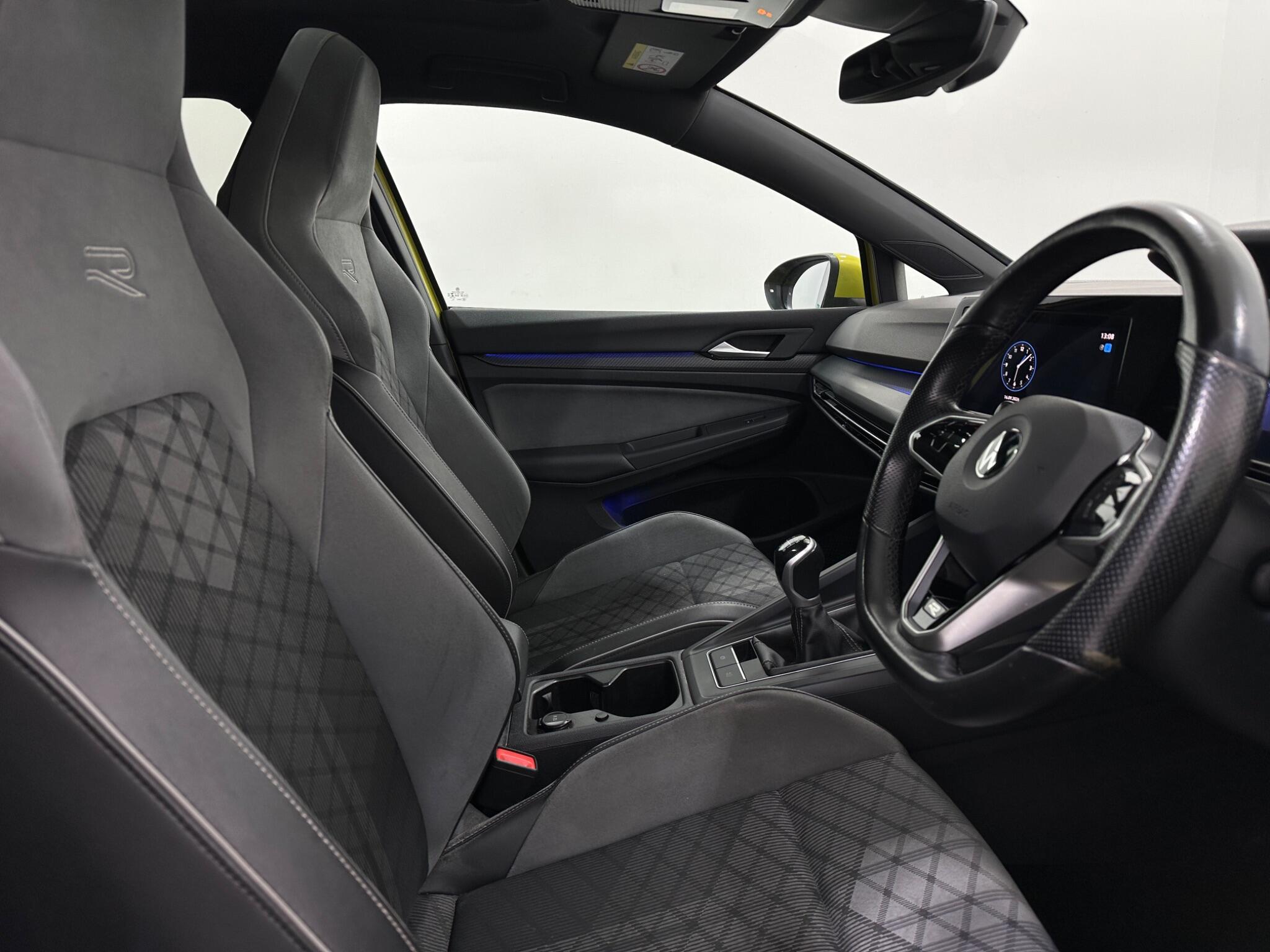 Volkswagen Golf view 32