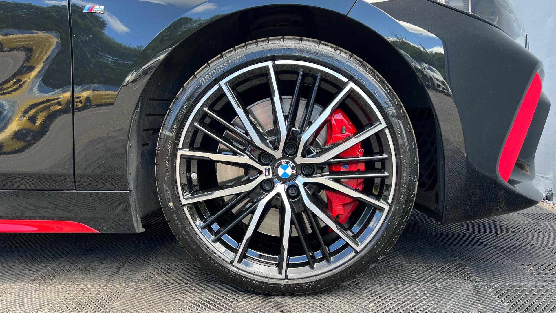 BMW 1 Series view 14