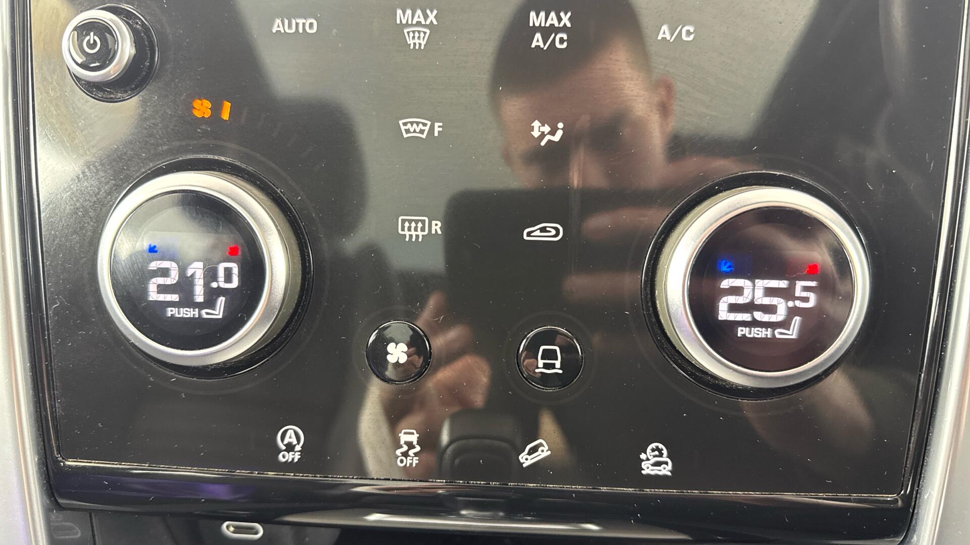 Land Rover Discovery Sport view 26