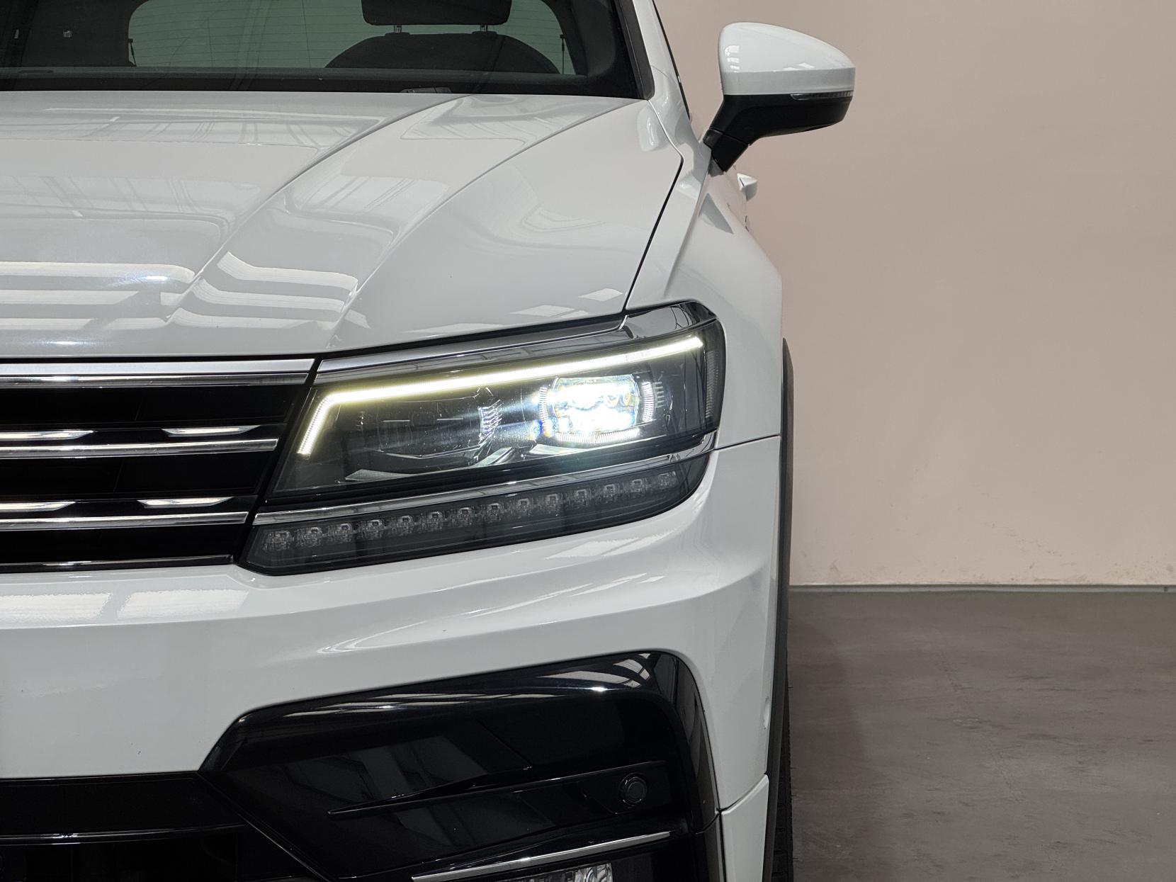 Volkswagen Tiguan view 6