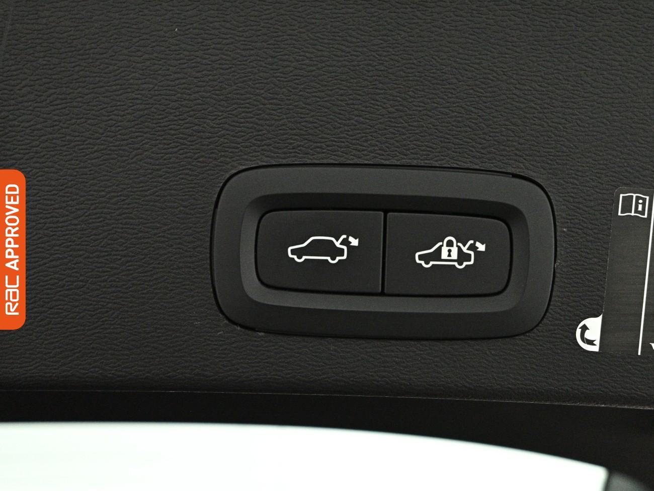 Volvo XC40 view 25