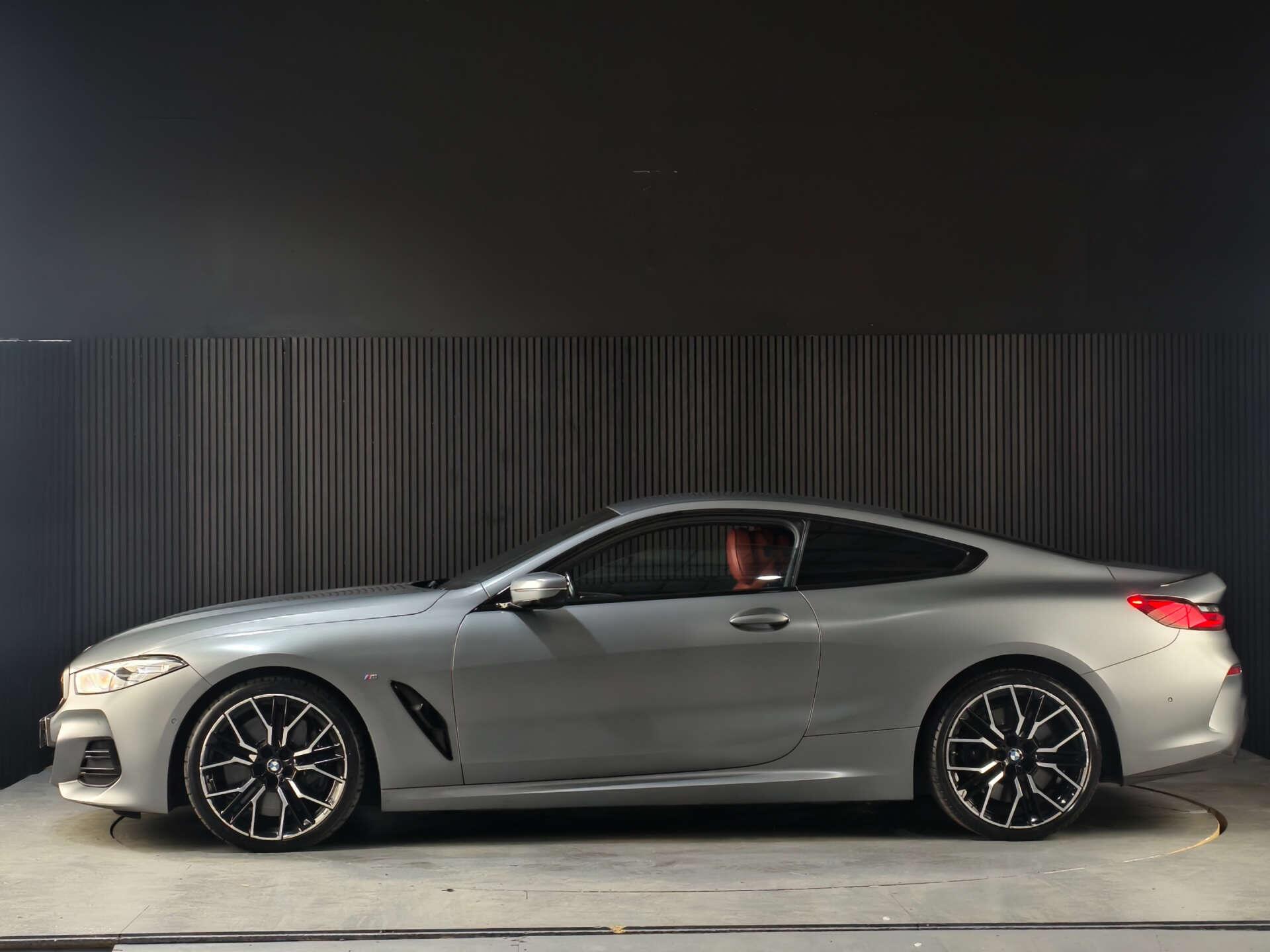 BMW 8 Series view 13
