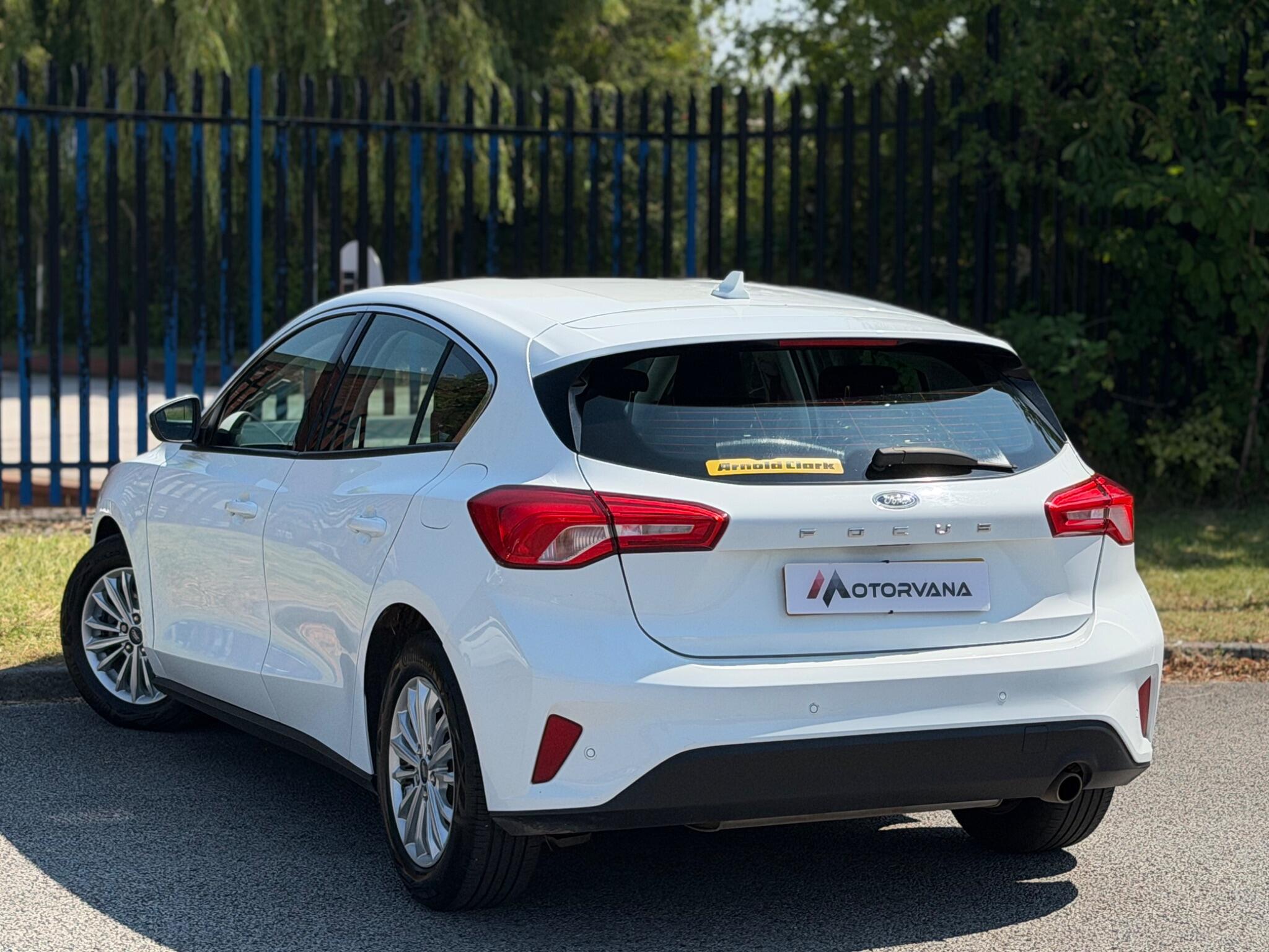 Ford Focus view 4