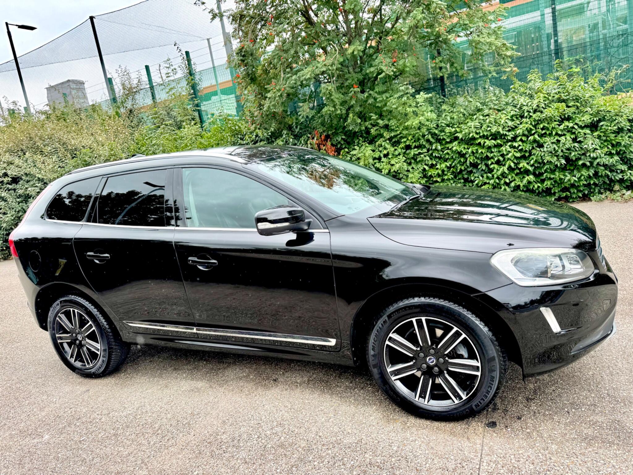 Volvo XC60 view 8