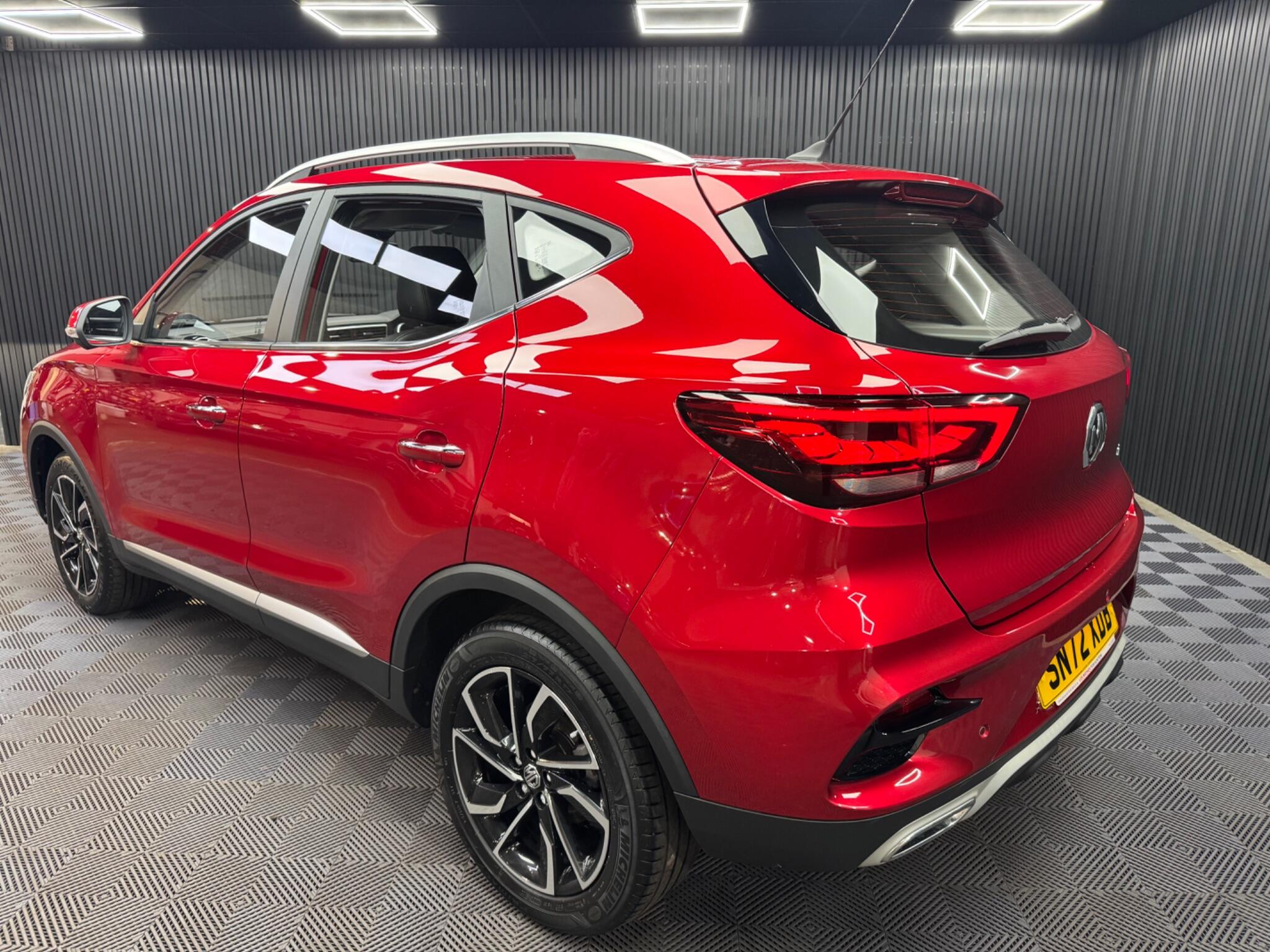 MG ZS view 43