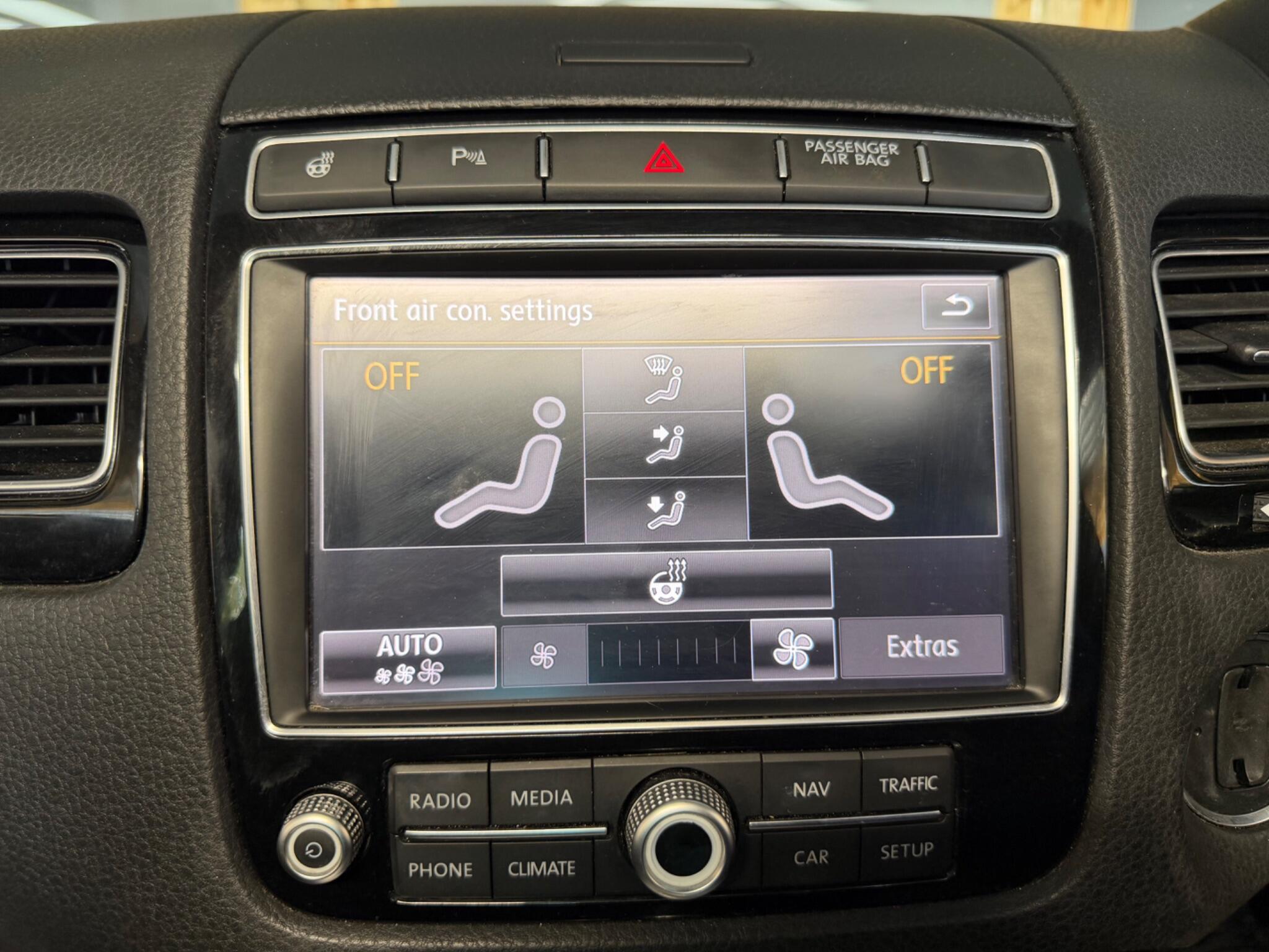 Volkswagen Touareg view 42