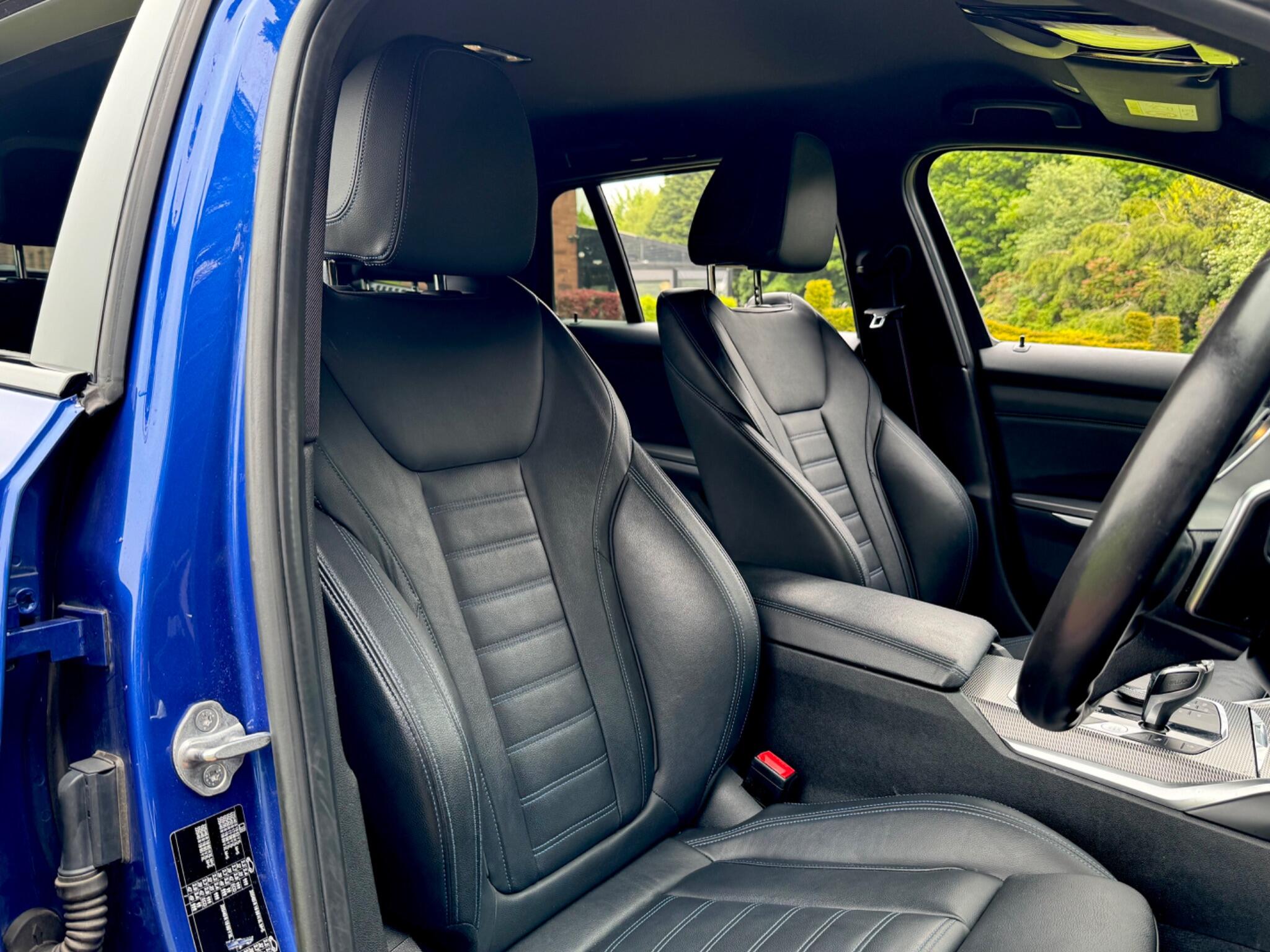BMW 3 Series view 17