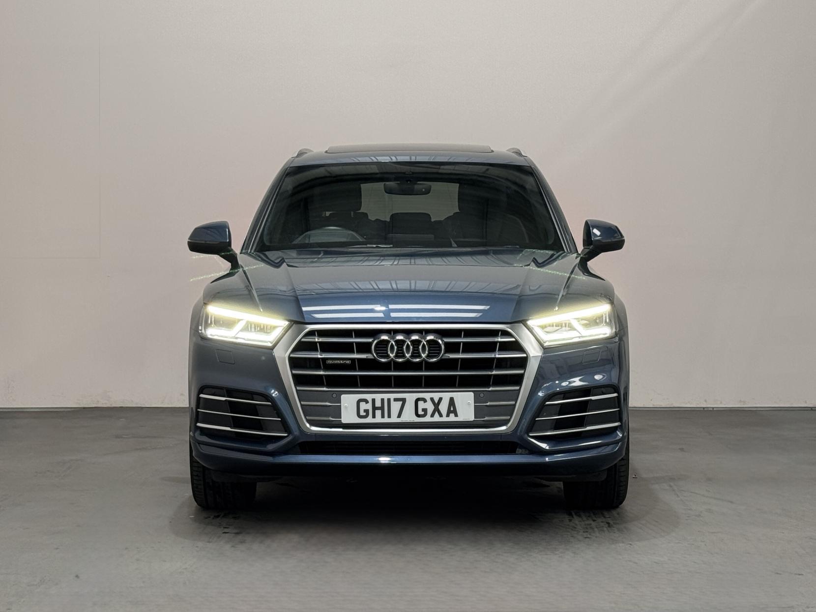 Audi Q5 view 5