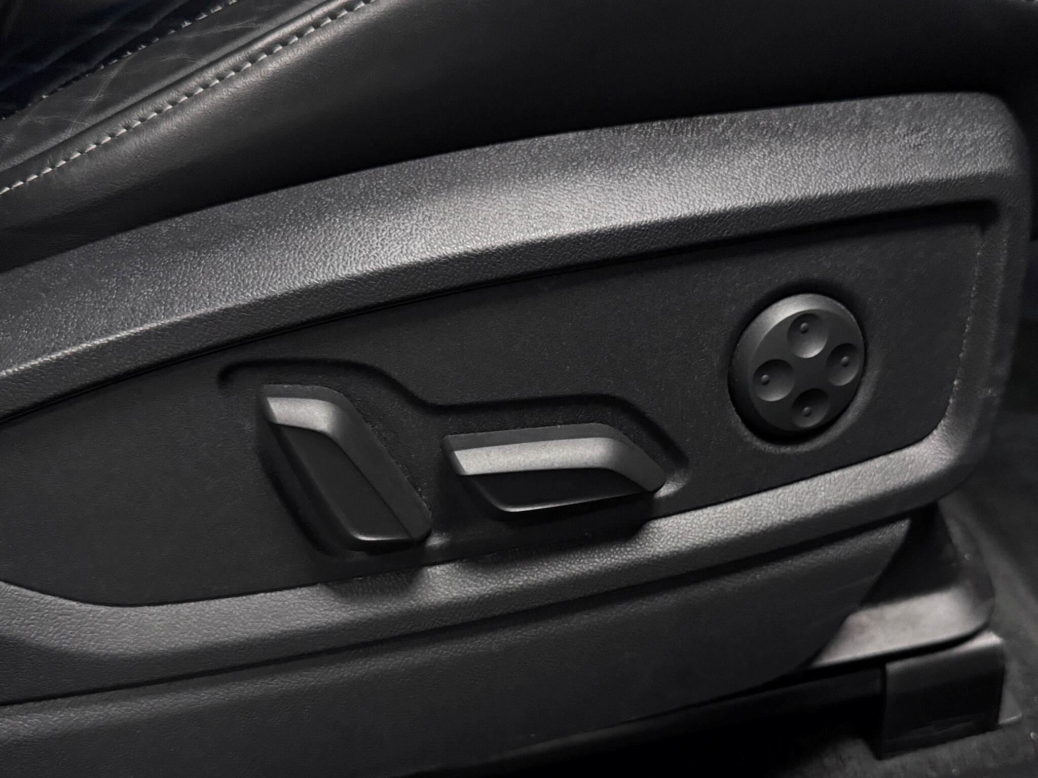 Audi Q5 view 18