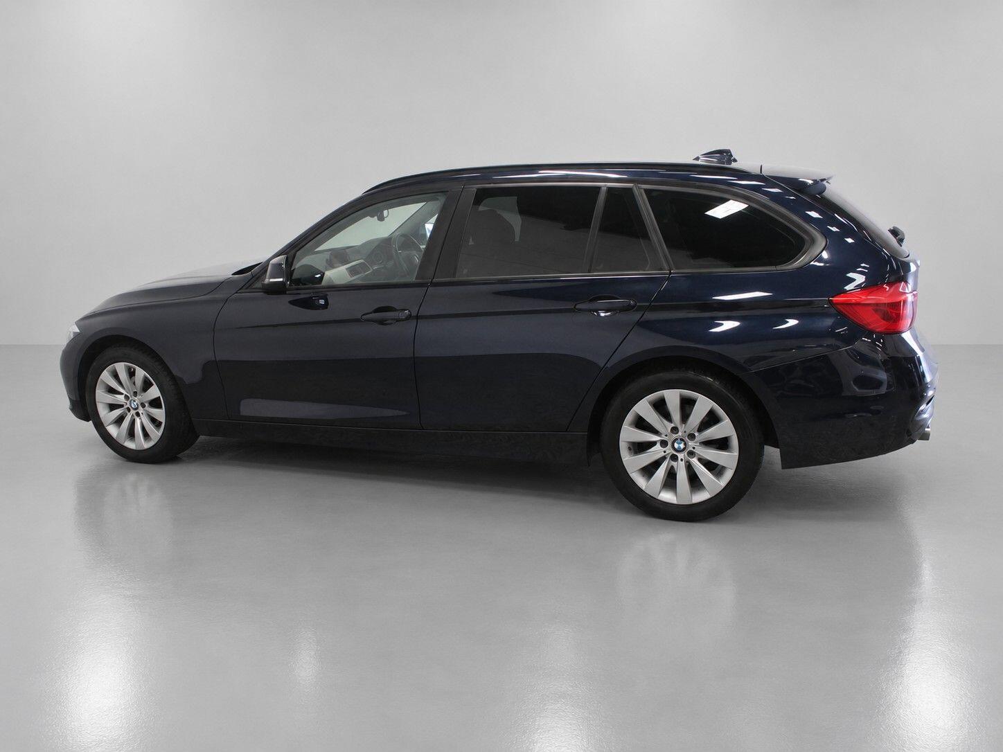 BMW 3 Series view 10
