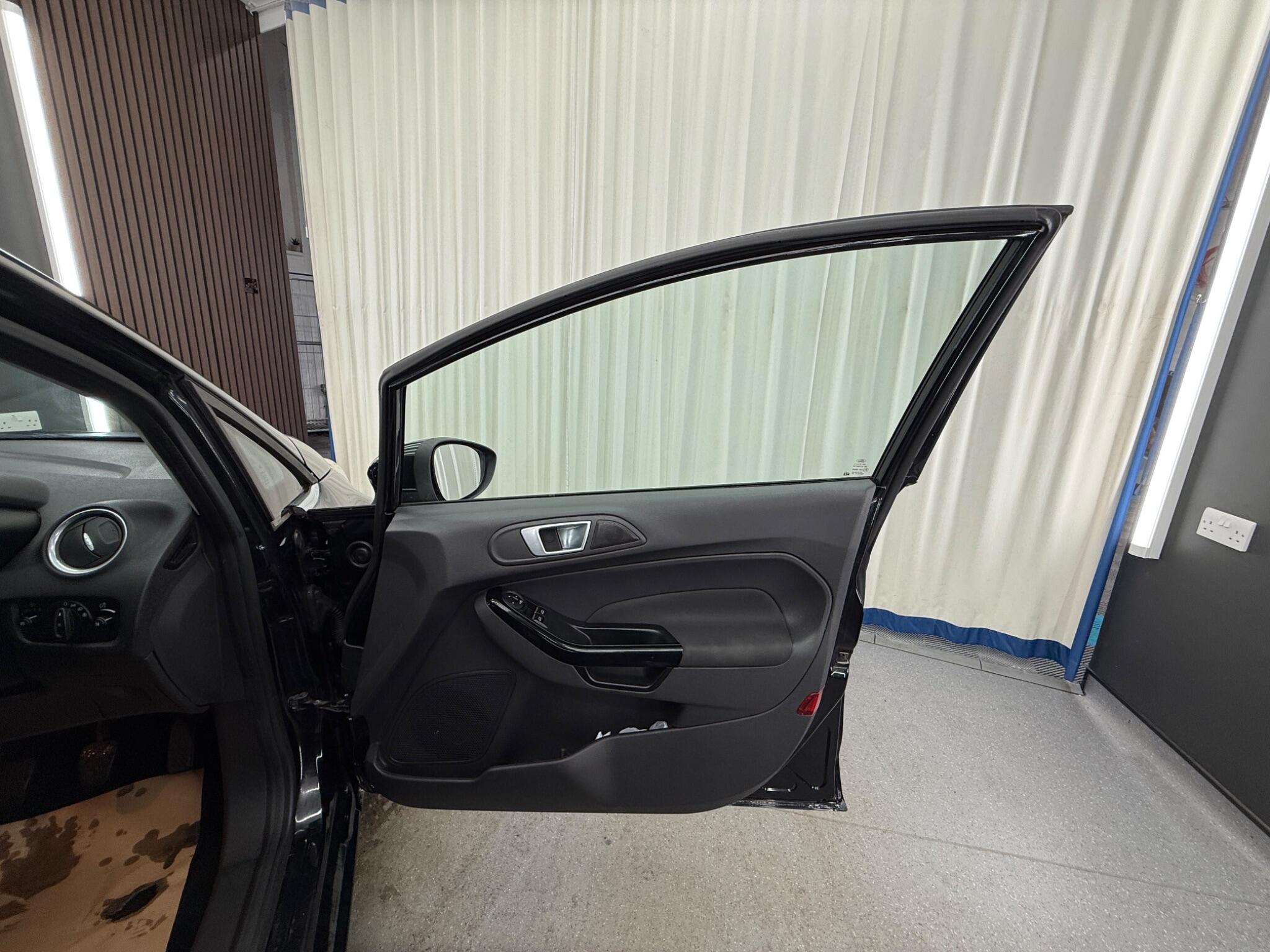 Ford Fiesta view 11