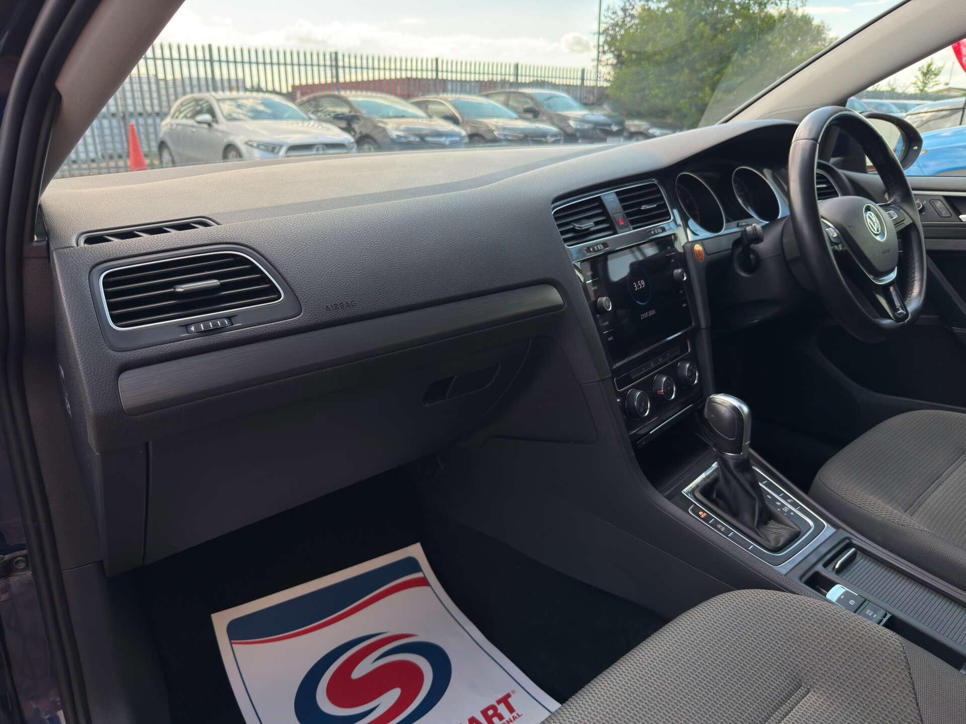 Volkswagen Golf view 42