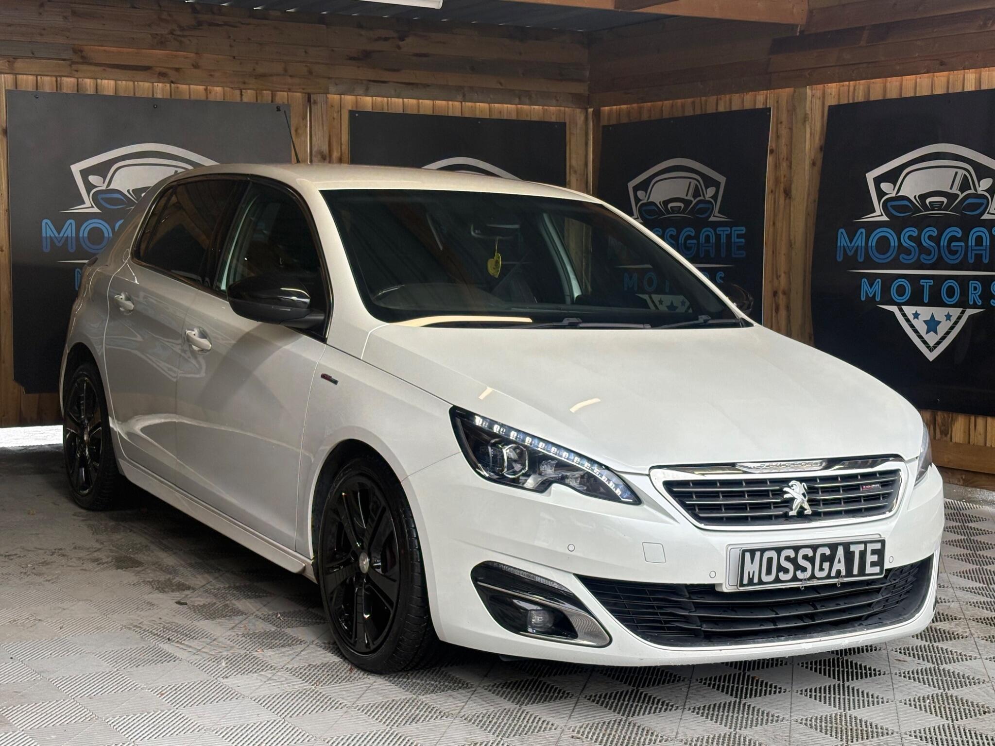 Peugeot 308 view 3