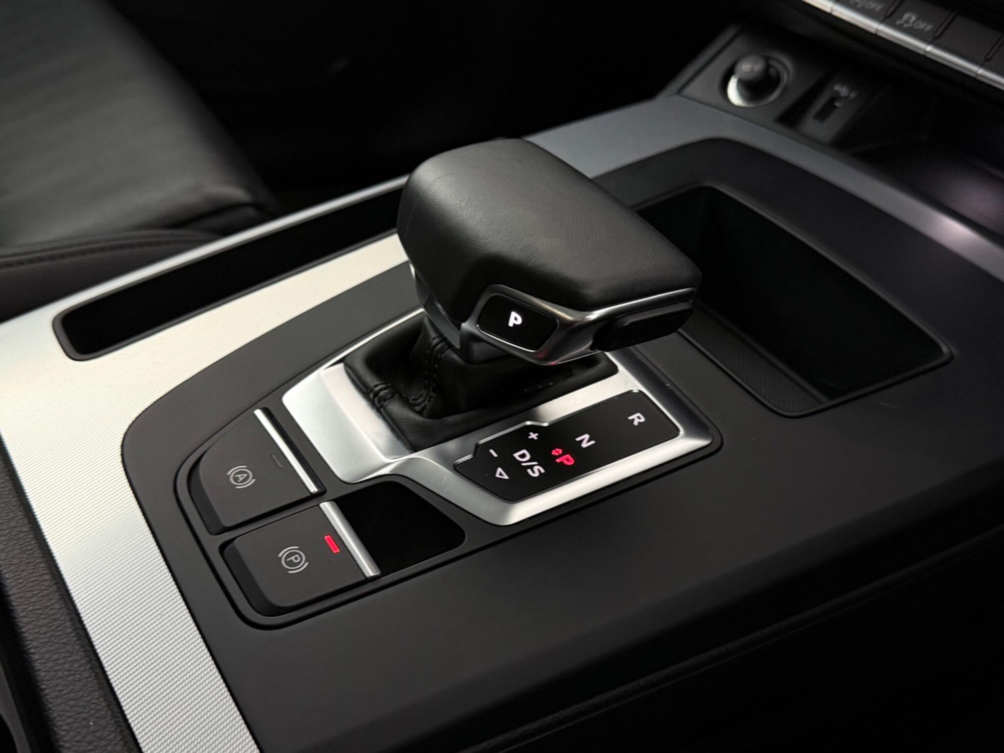 Audi Q5 view 22