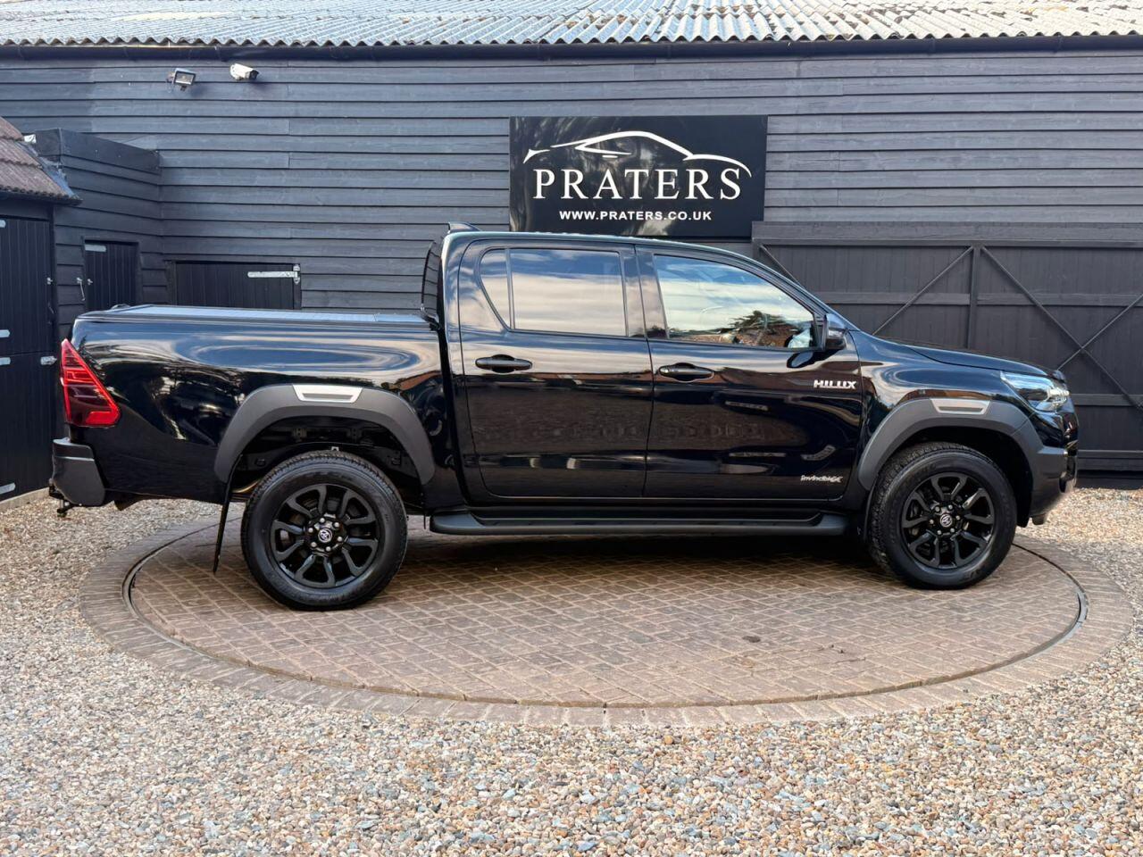 Toyota Hilux view 5