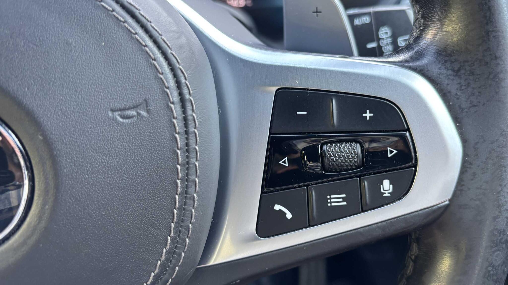 BMW X5 view 25