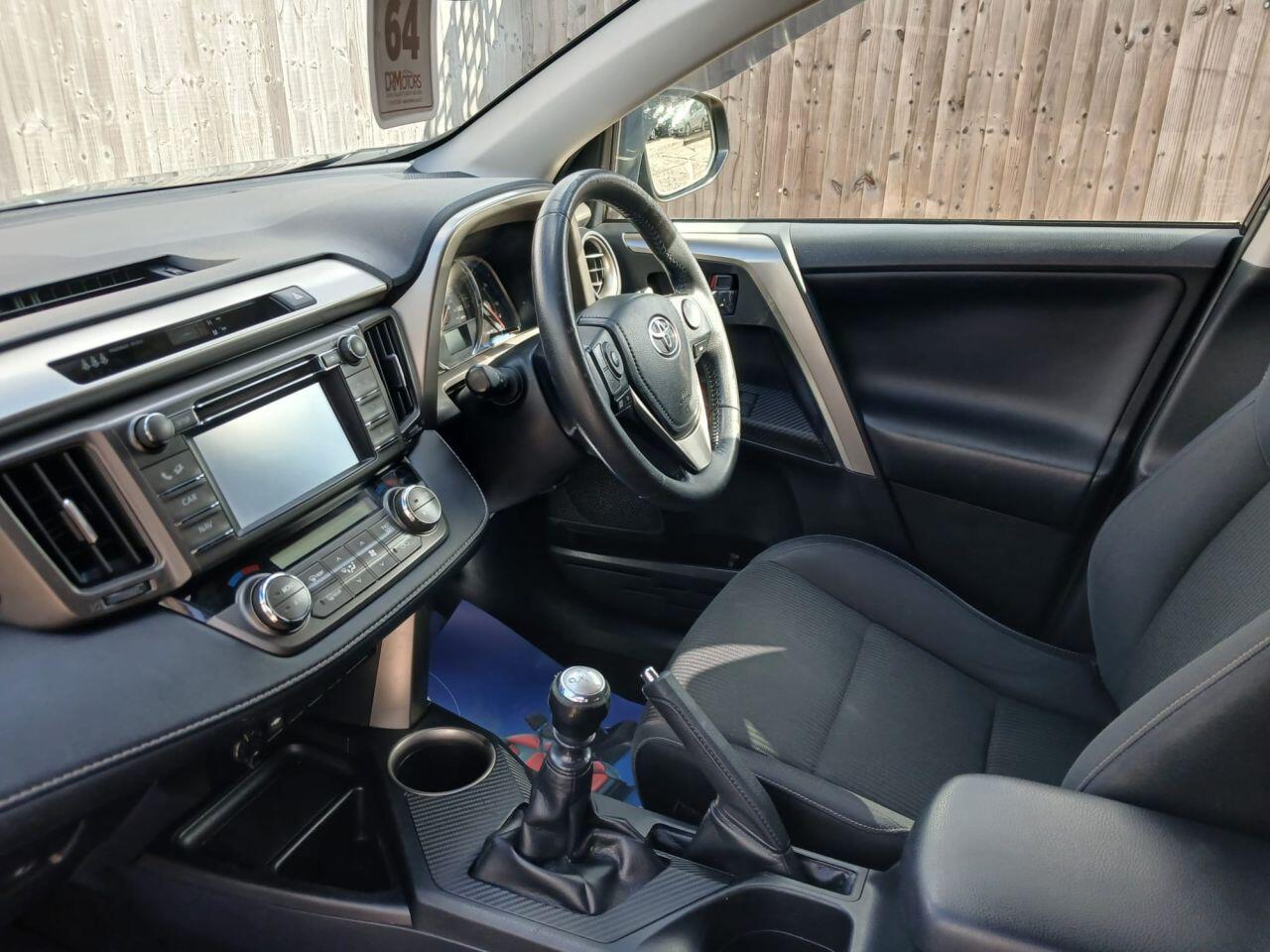 Toyota RAV4 view 16