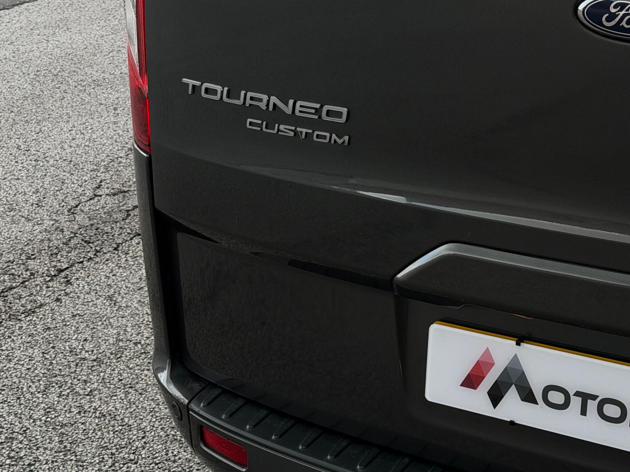 Ford Tourneo Custom view 42