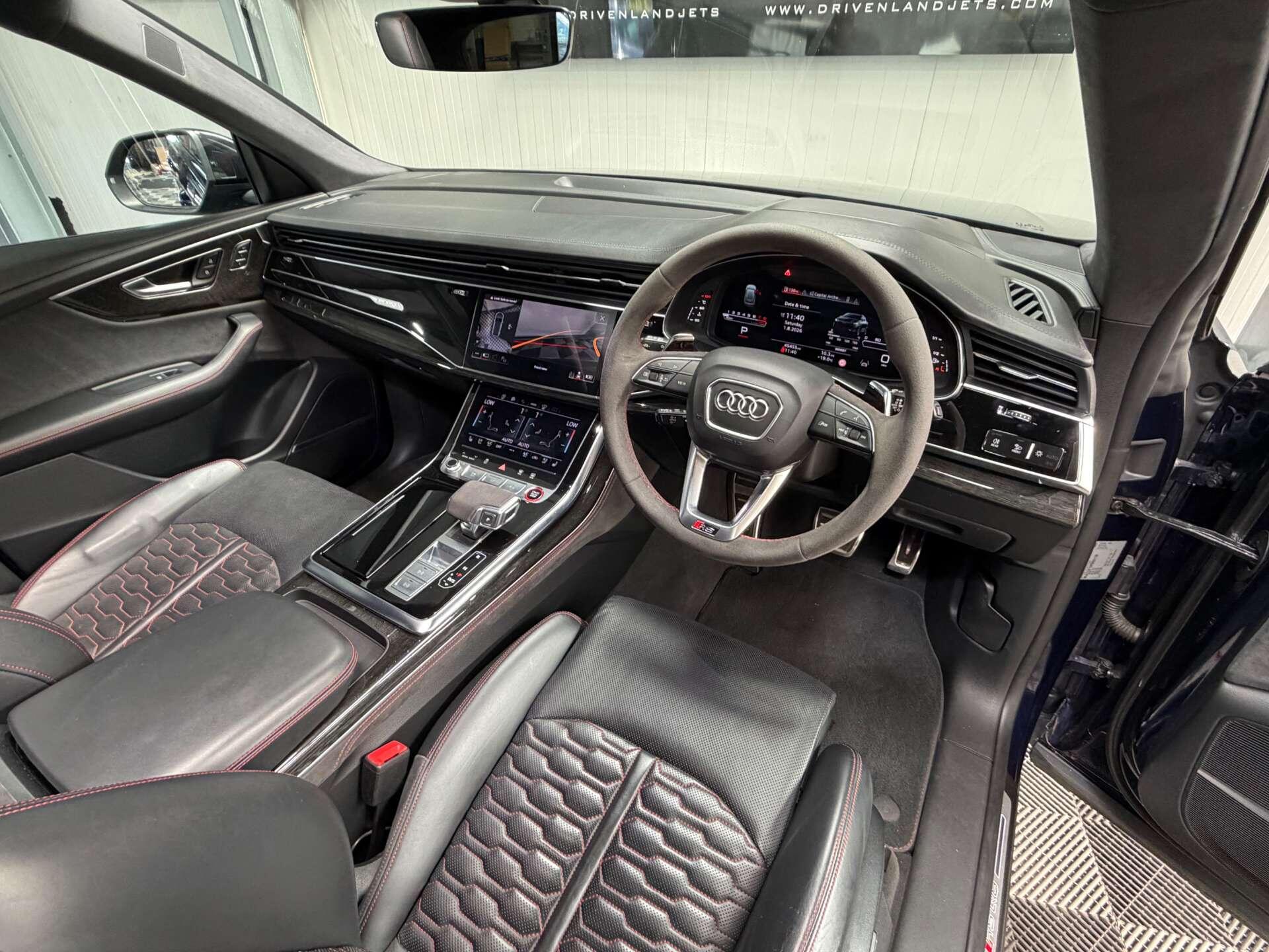 Audi RSQ8 view 15