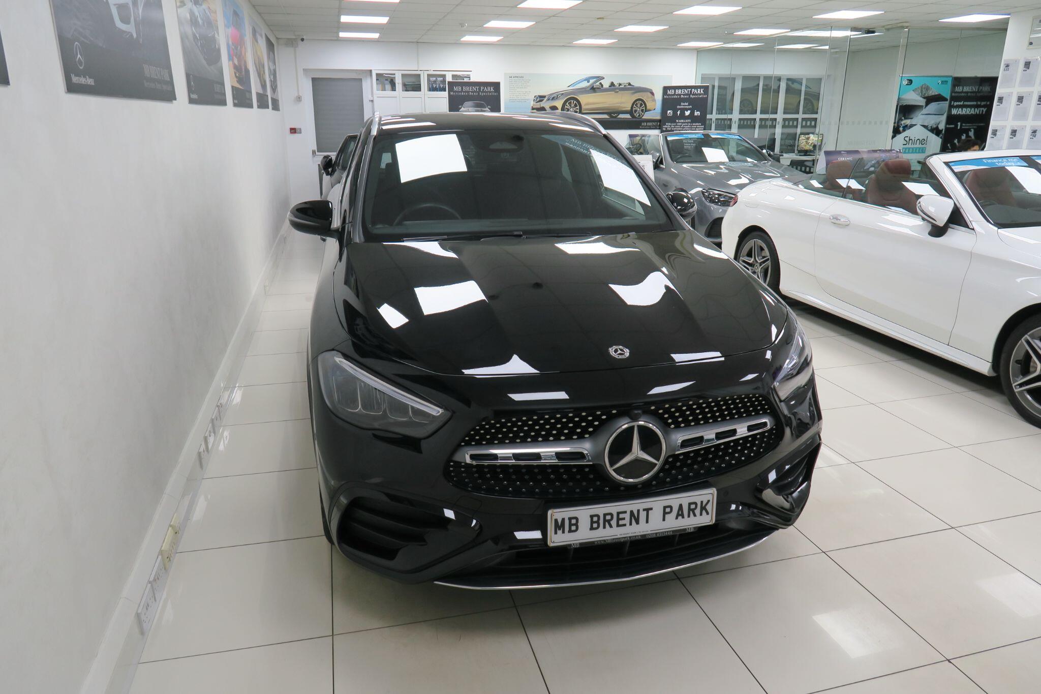 Mercedes-Benz Gla view 4
