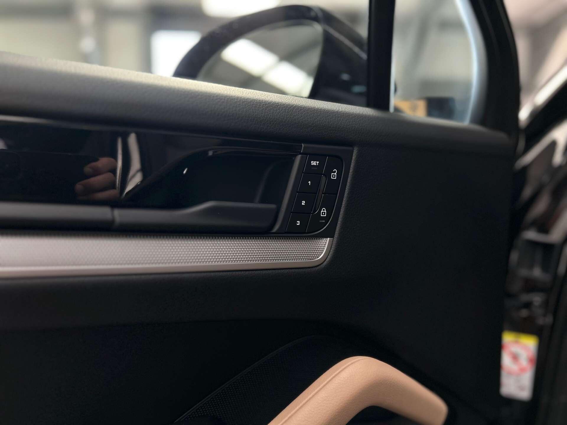 Porsche Cayenne view 47