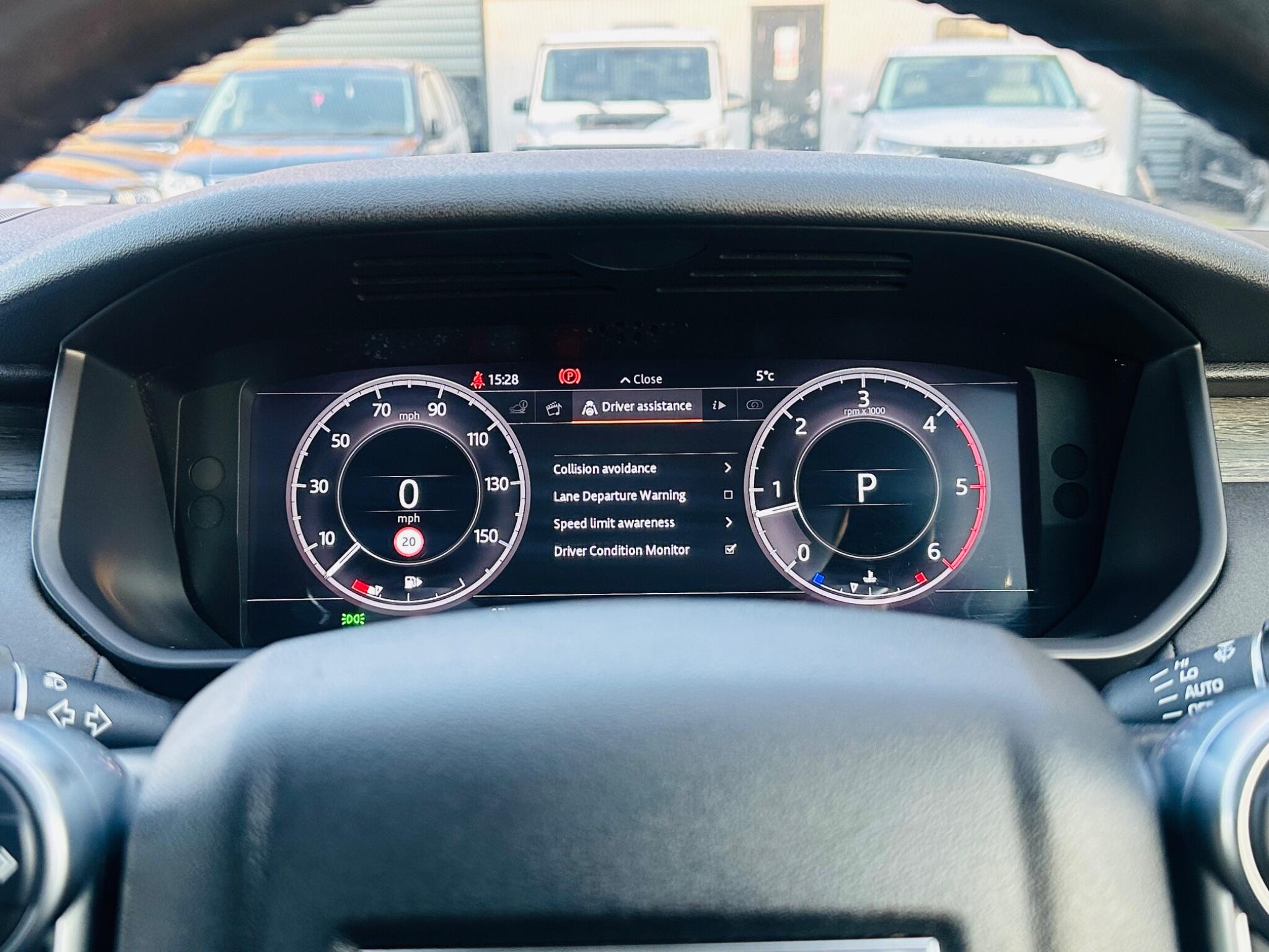 Land Rover Discovery view 34