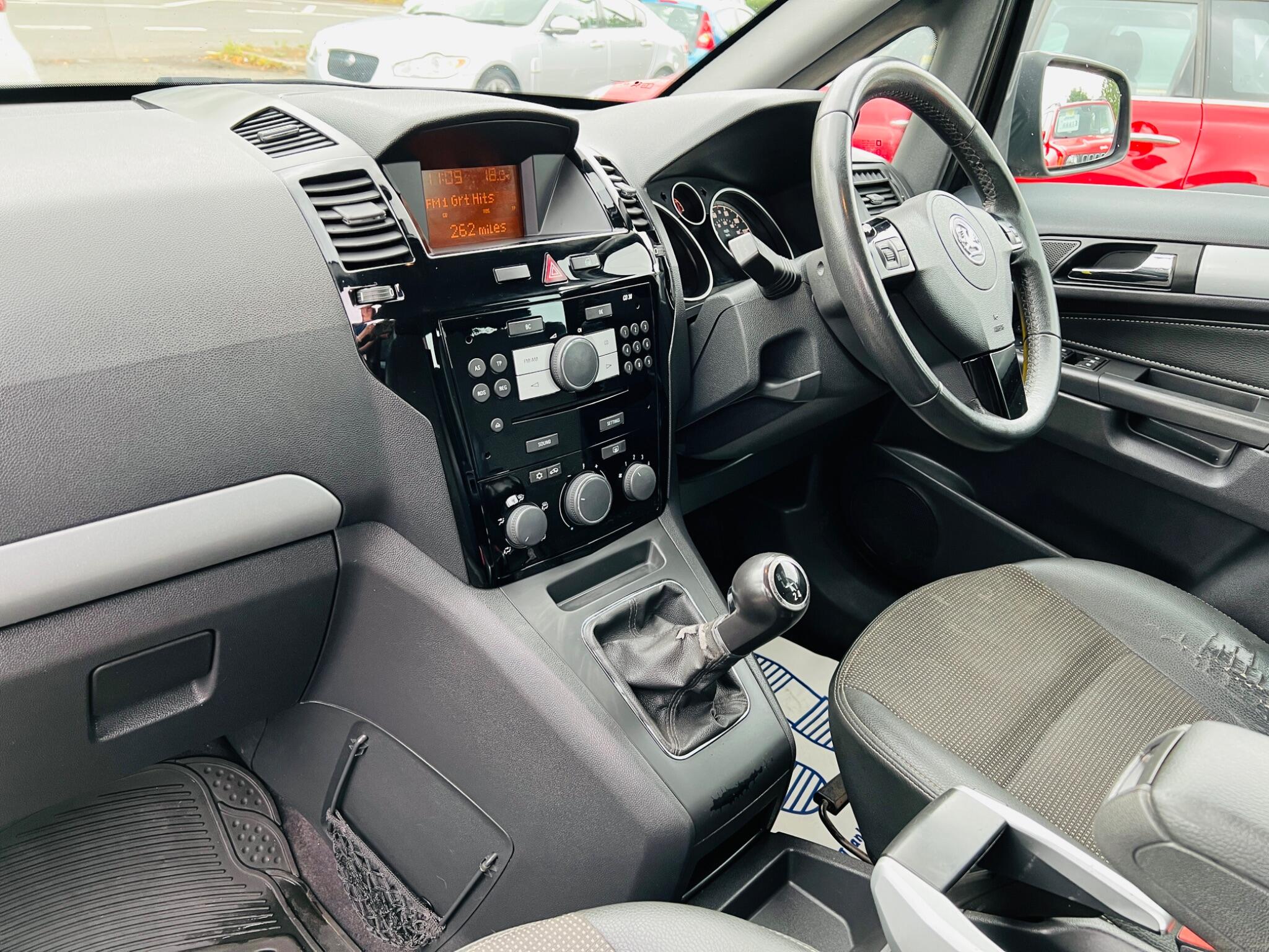 2010 Vauxhall Zafira image 14