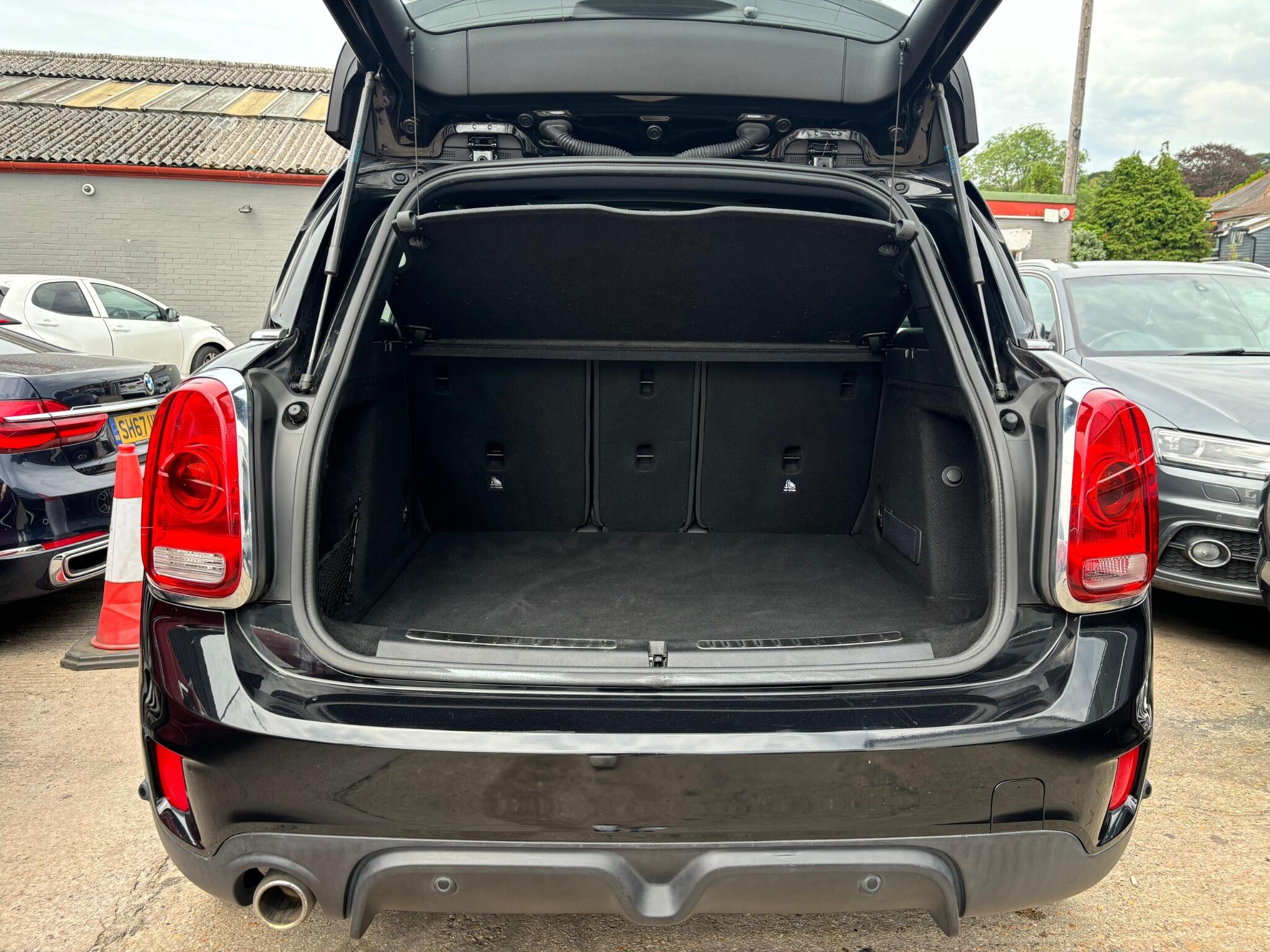 Mini Countryman view 19