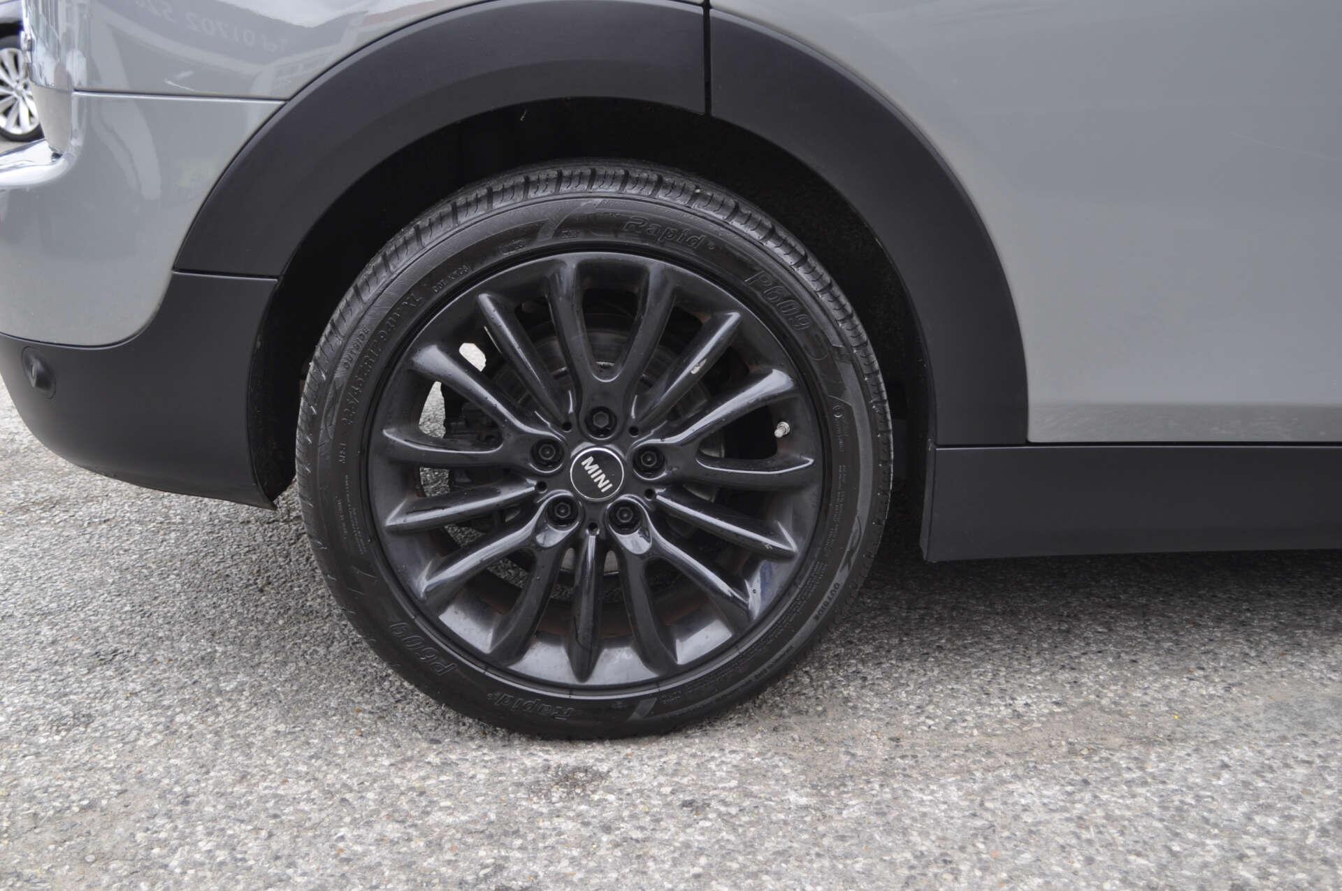 Mini Clubman view 31