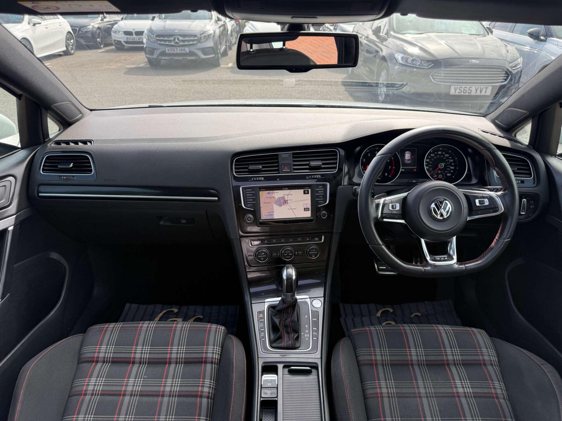 Volkswagen Golf view 76