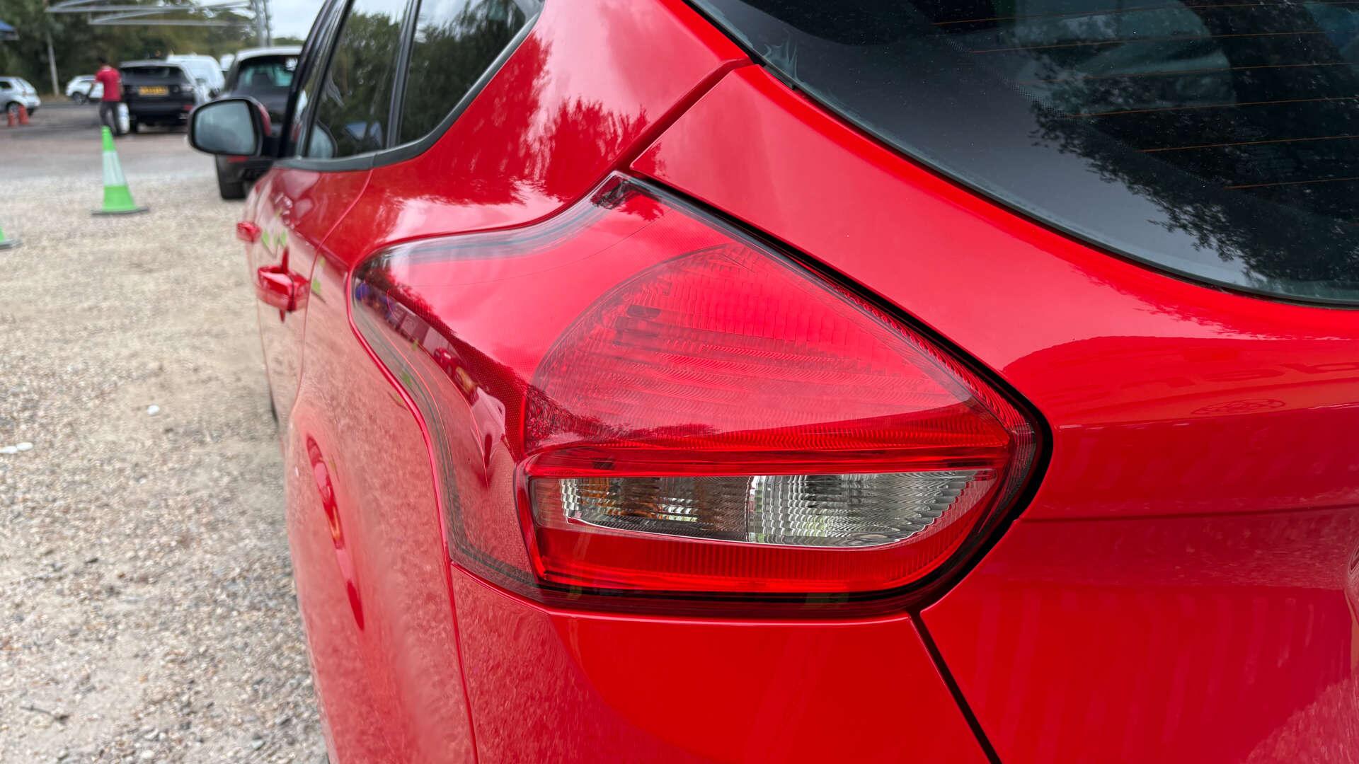 Ford Focus view 34