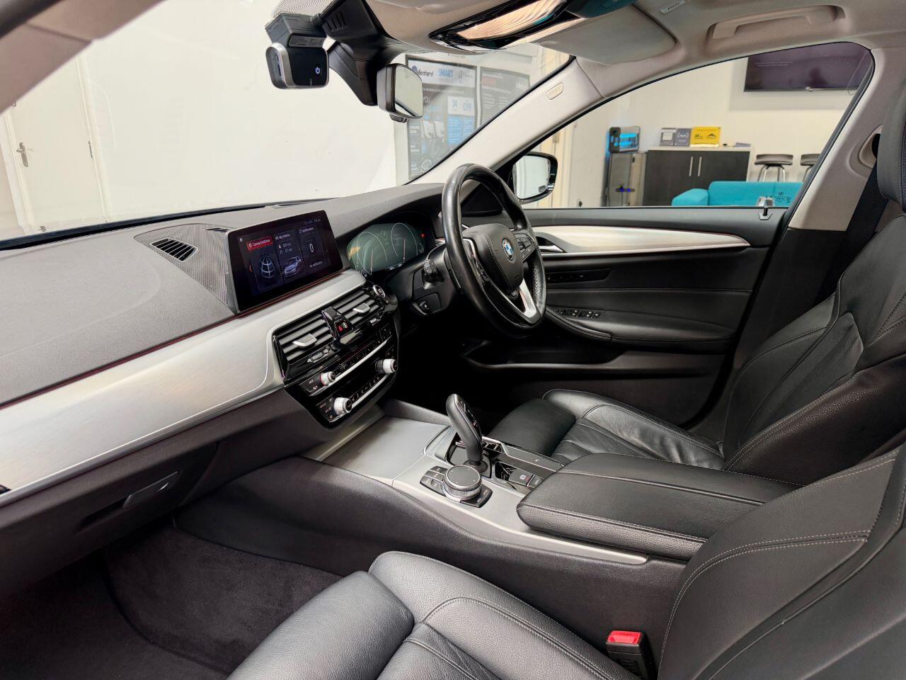 BMW 5 Series view 19