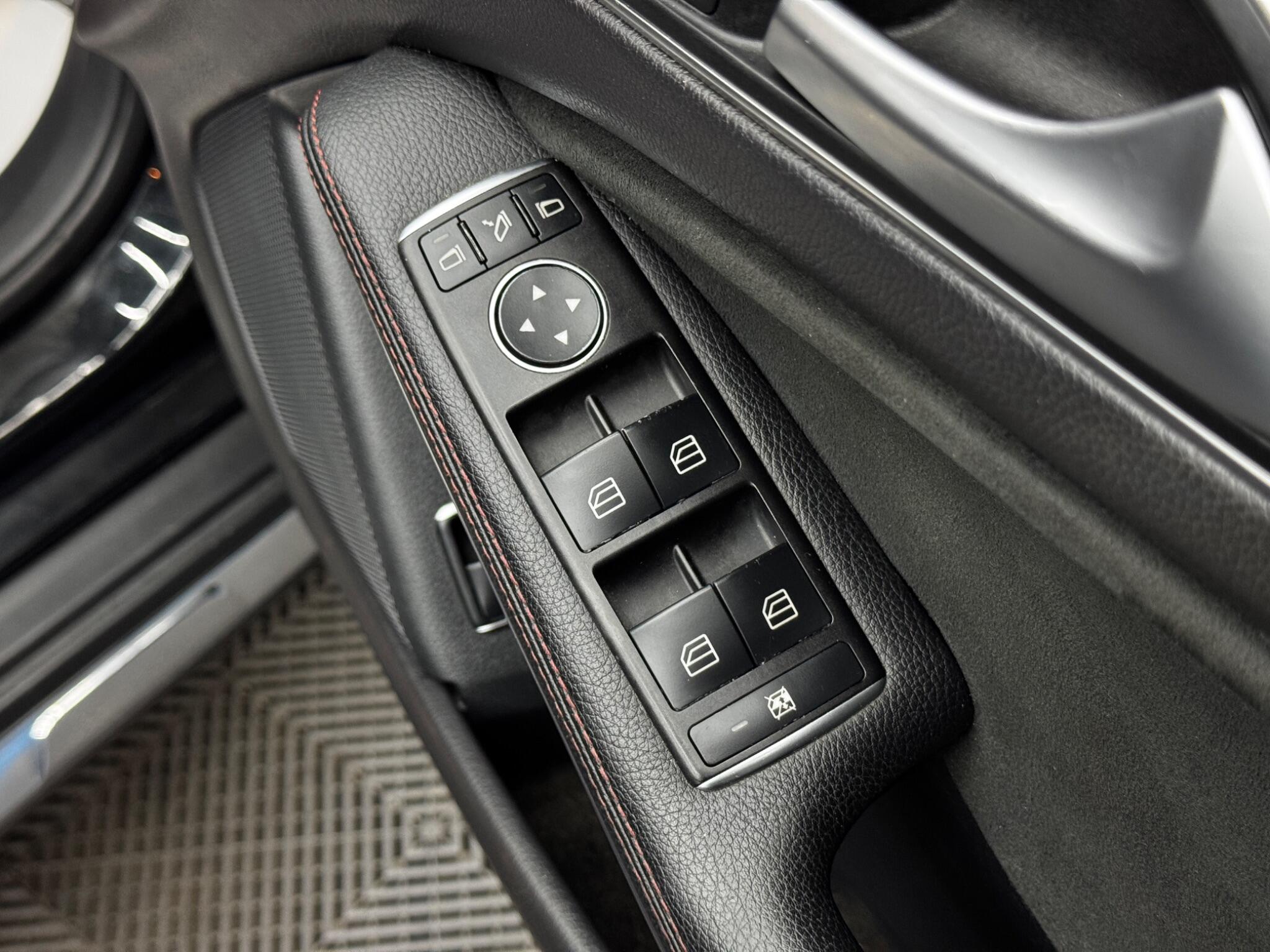 Mercedes-Benz GLA view 39