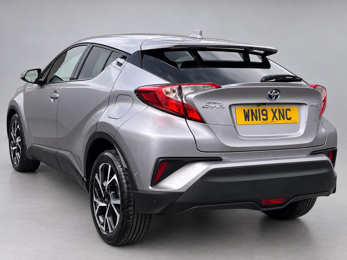 Toyota C-HR view 13