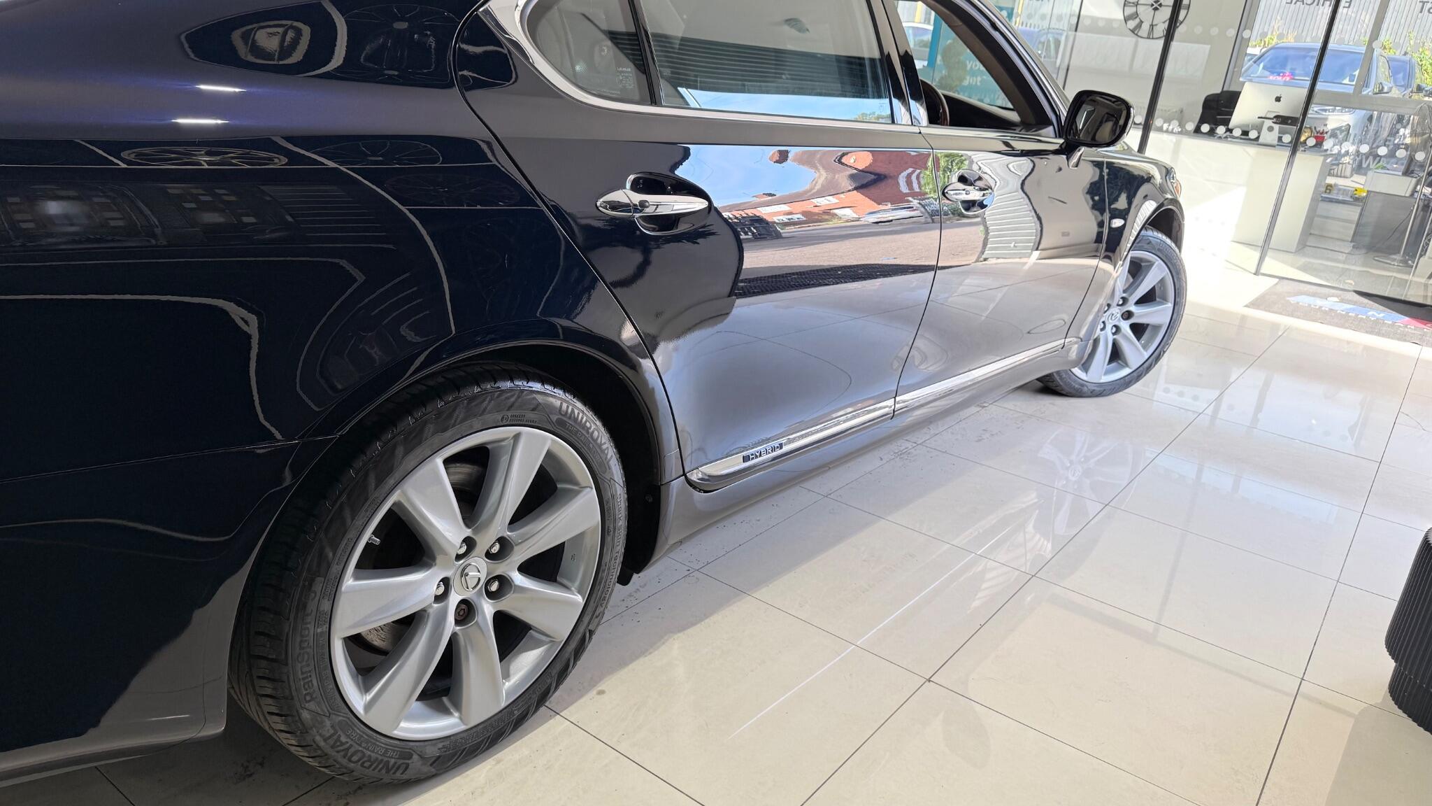 Lexus LS view 28