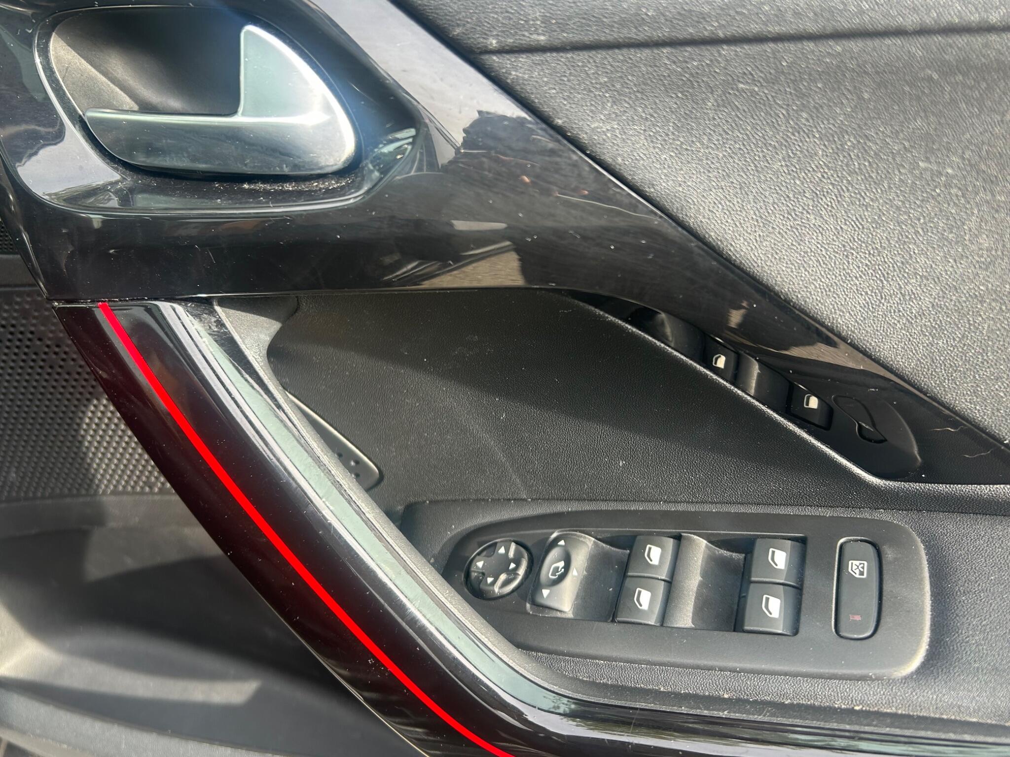 Peugeot 2008 view 32