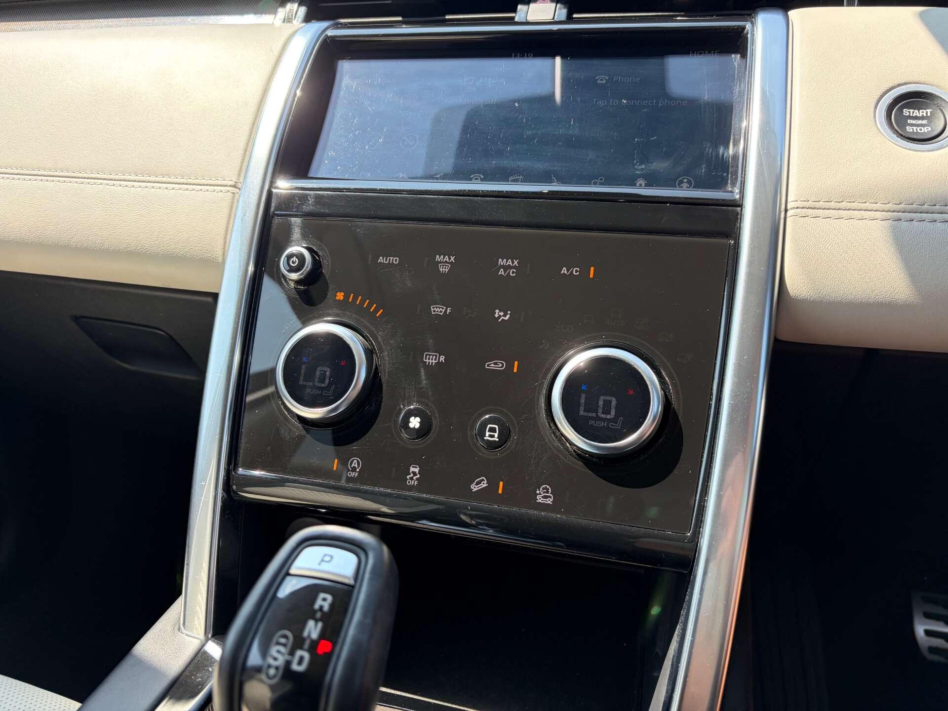 Land Rover Discovery Sport view 43