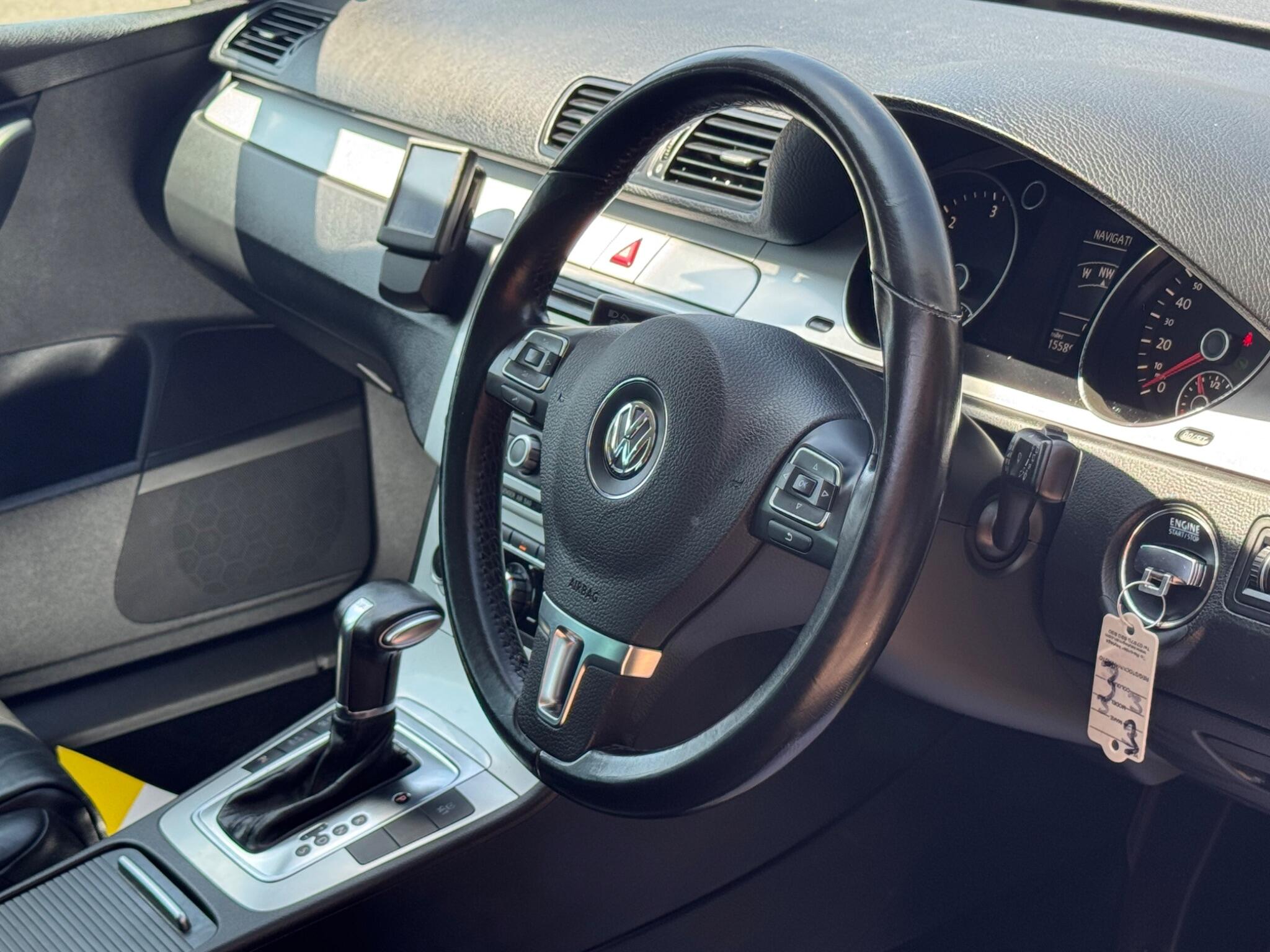Volkswagen Passat view 13