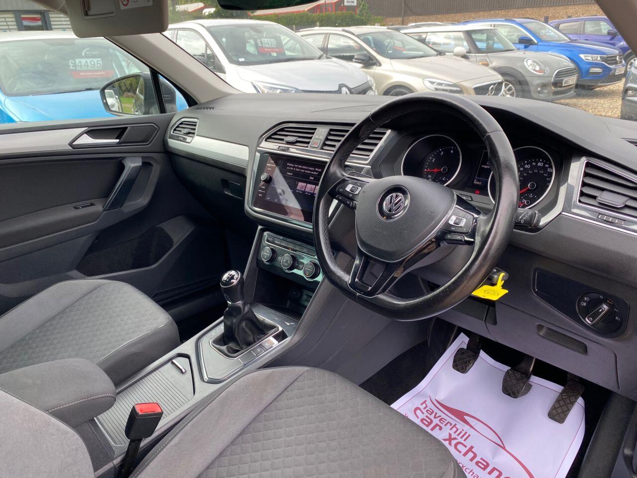 Volkswagen Tiguan view 13