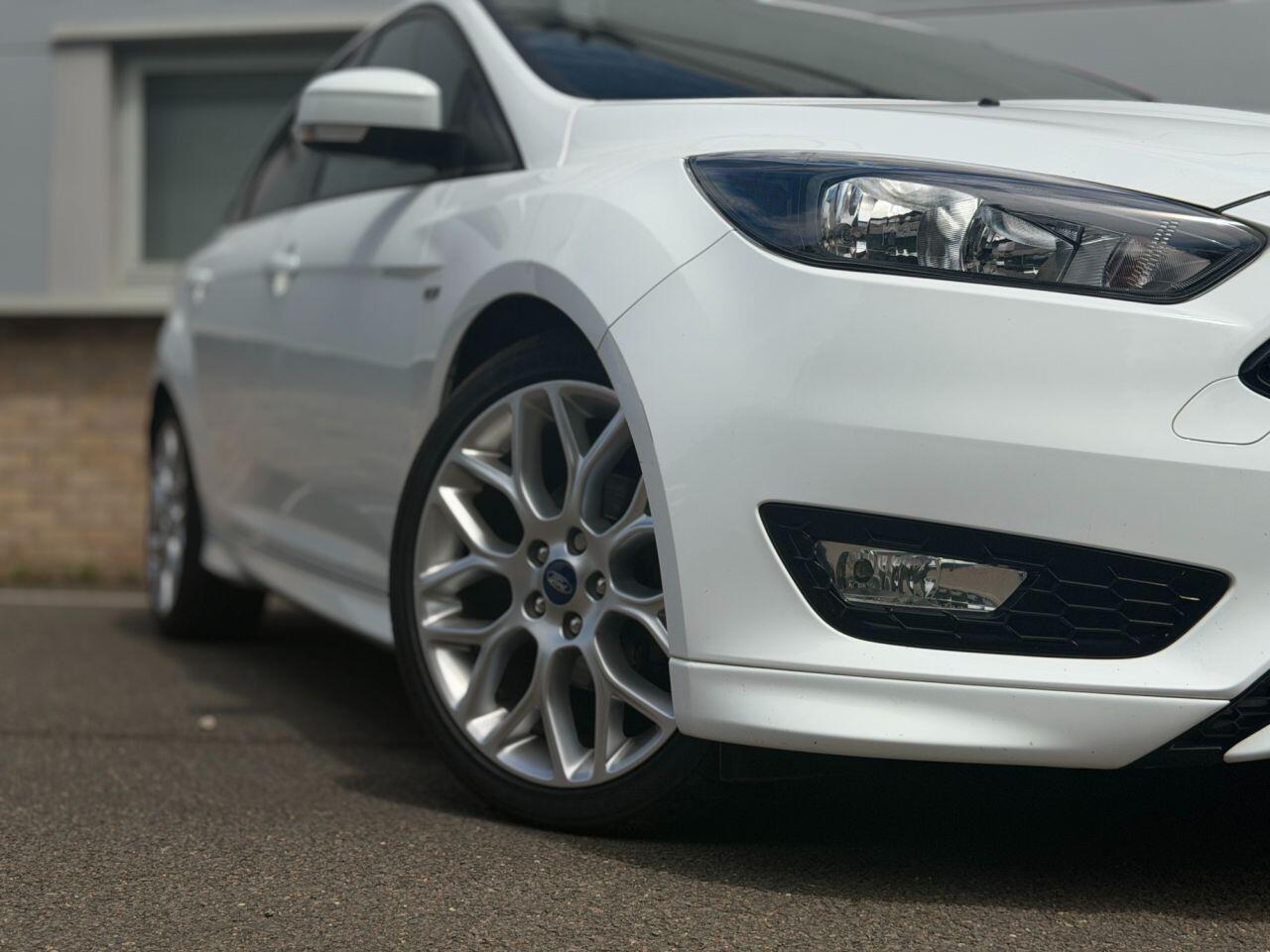 Ford Focus view 38