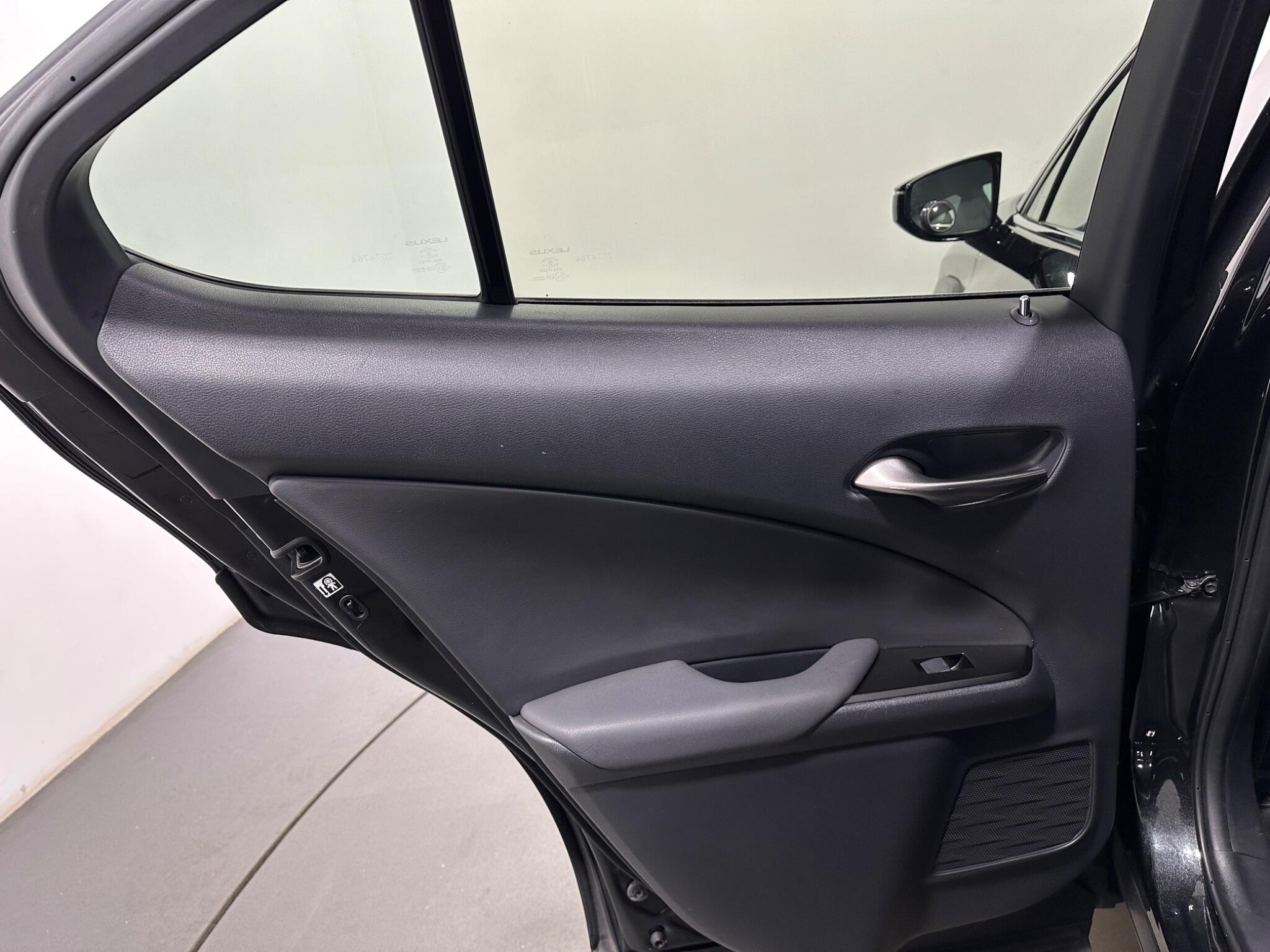 Lexus UX view 40