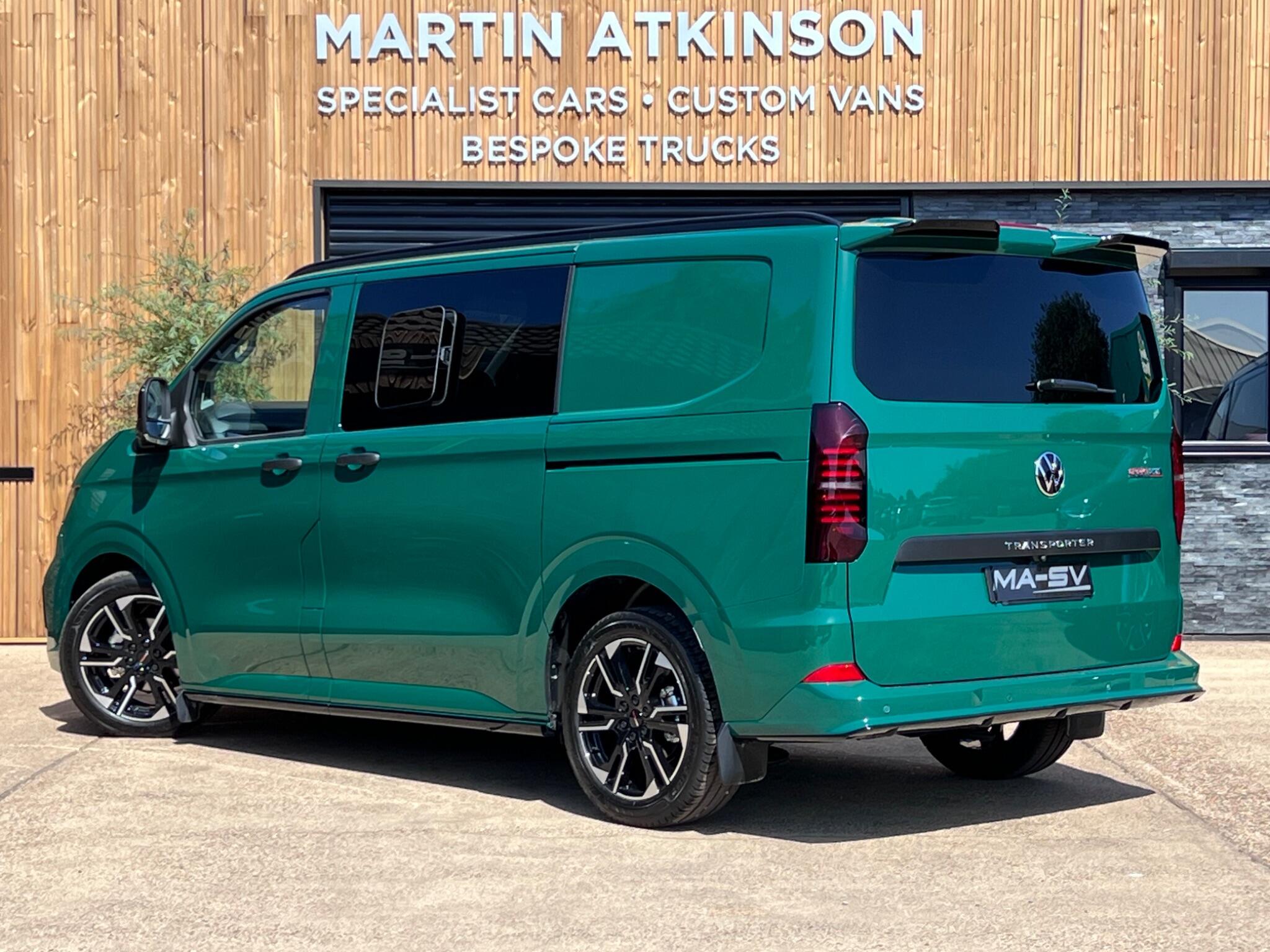 Volkswagen Transporter view 3