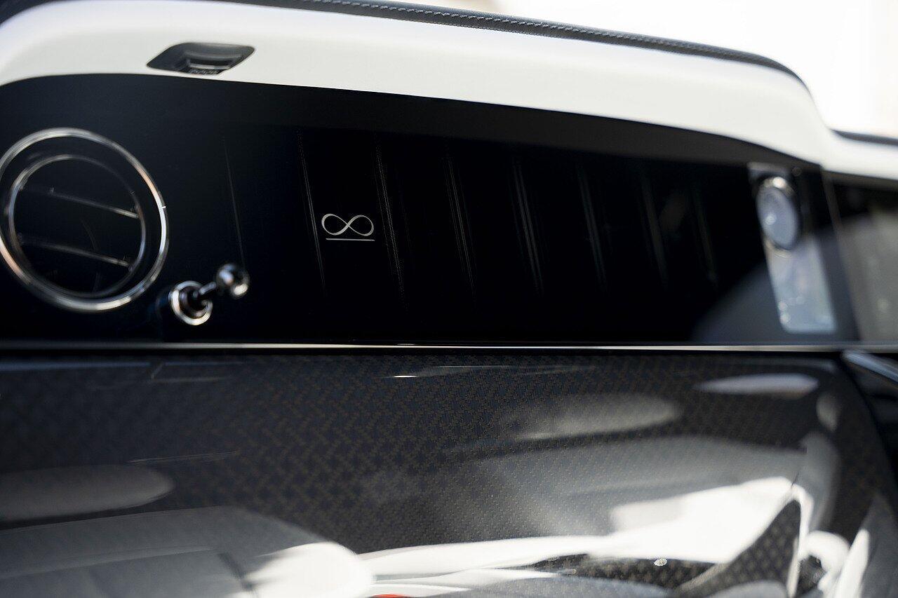 Rolls-Royce Cullinan view 17