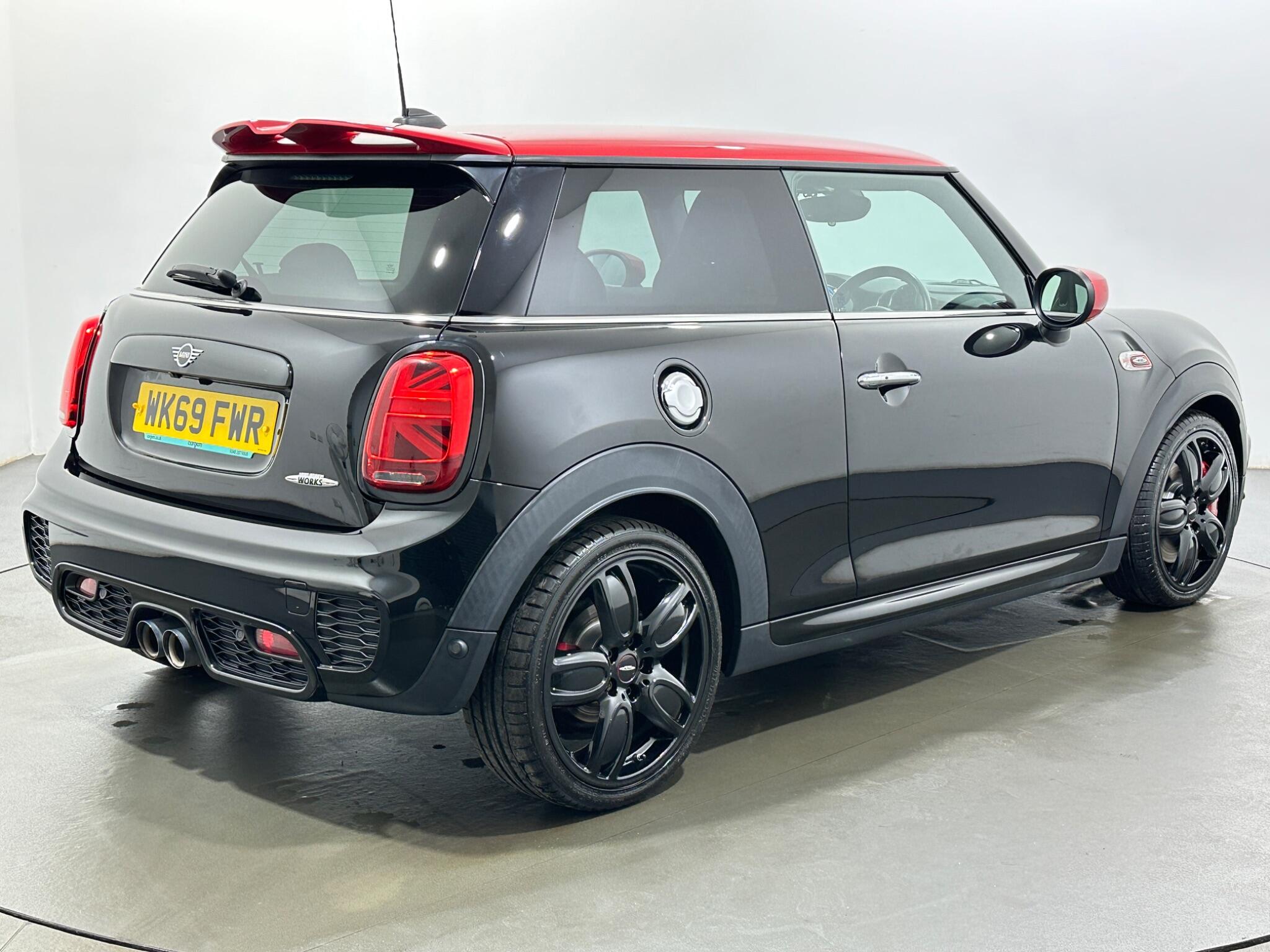 Mini Hatch view 8