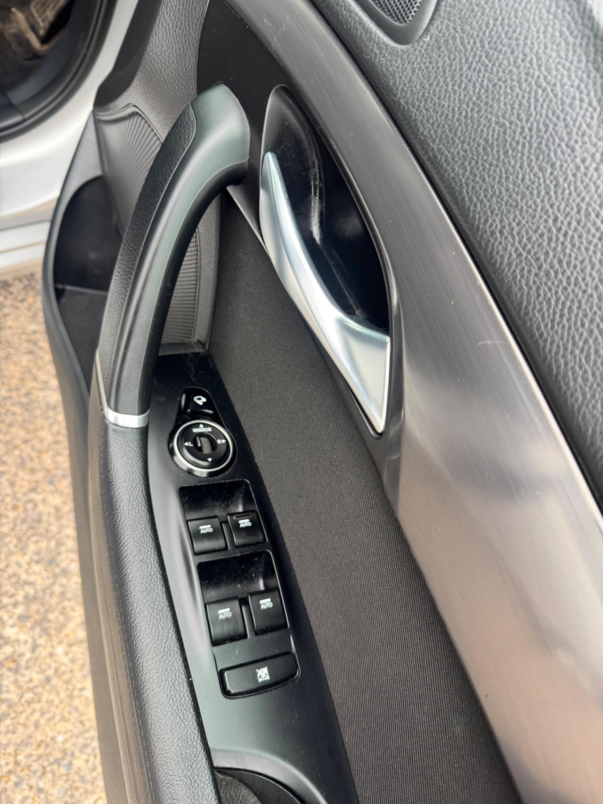 Hyundai i40 view 26
