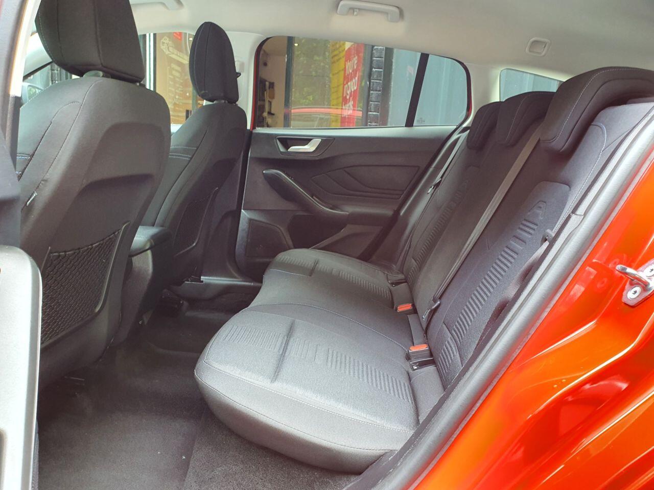 Ford Focus view 23